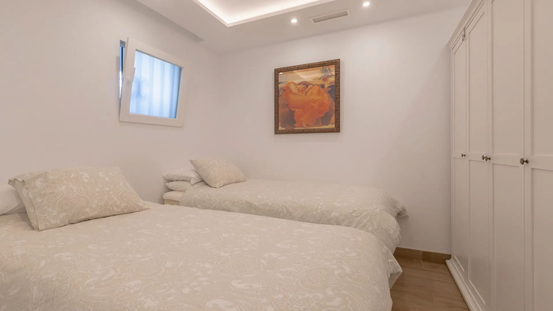 Ground floor apartment with 2 bedrooms for sale in Puente Romano II