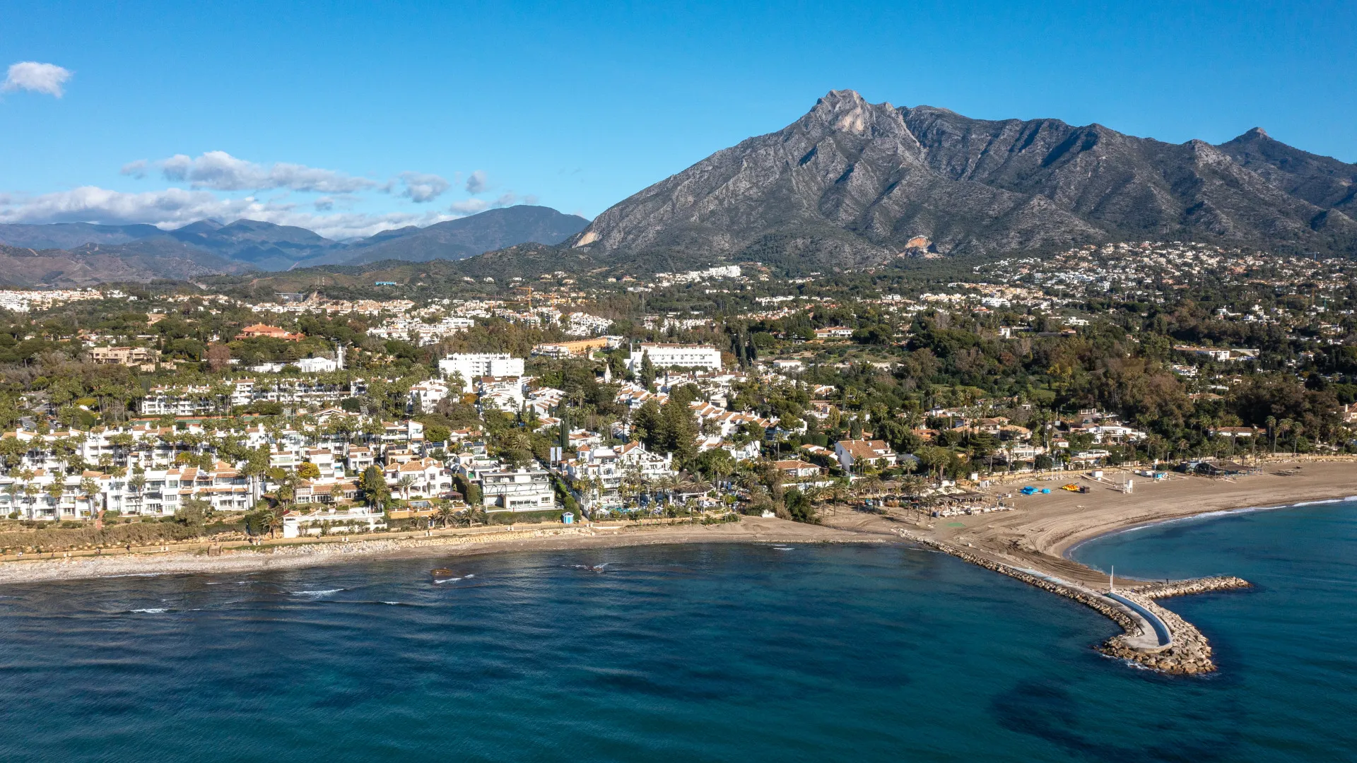 Ground floor apartment with 2 bedrooms for sale in Puente Romano II