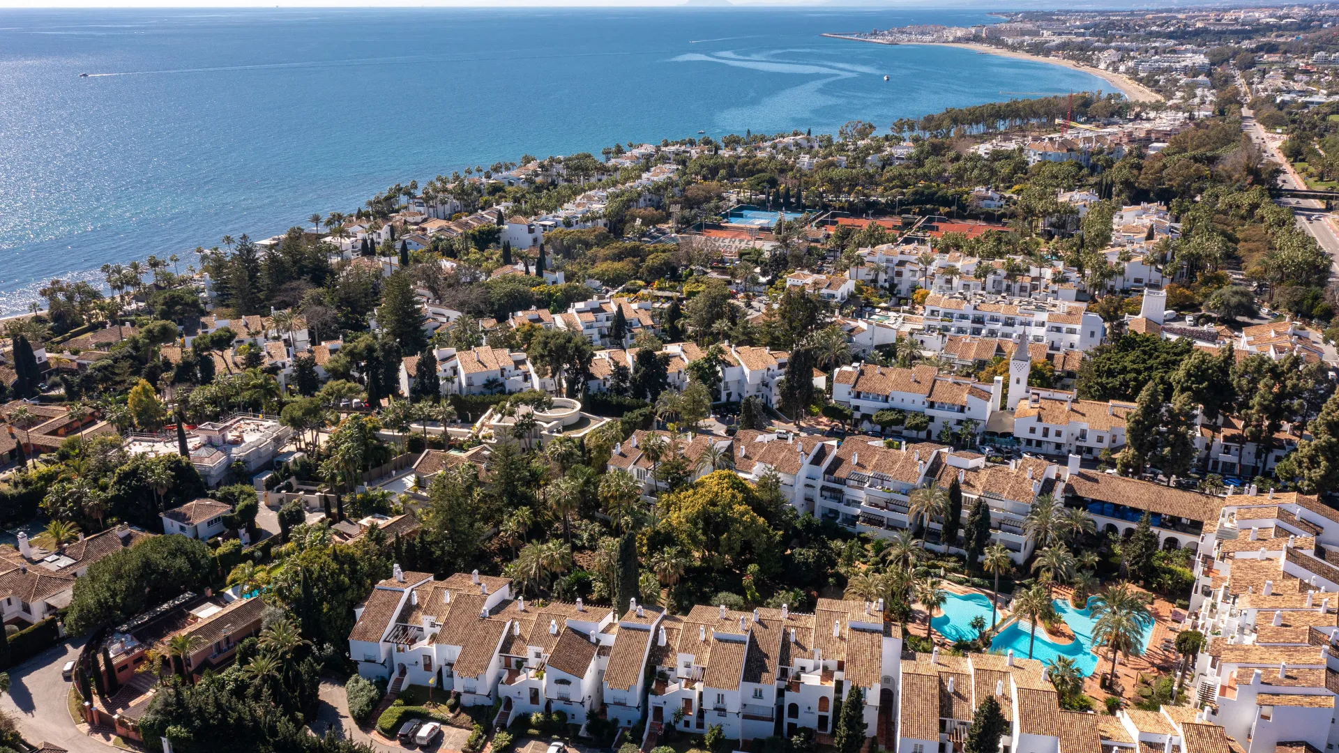 Ground floor apartment with 2 bedrooms for sale in Puente Romano II