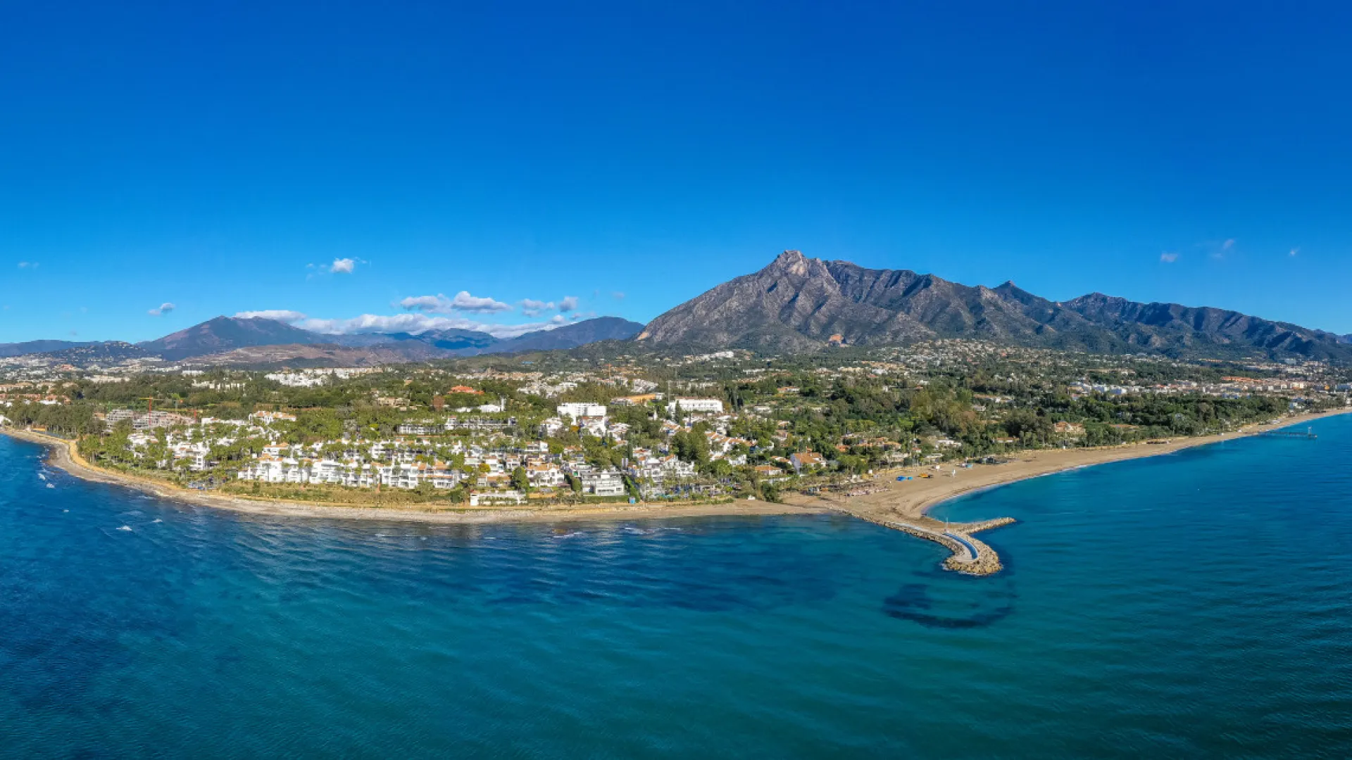 Ground floor apartment with 2 bedrooms for sale in Puente Romano II