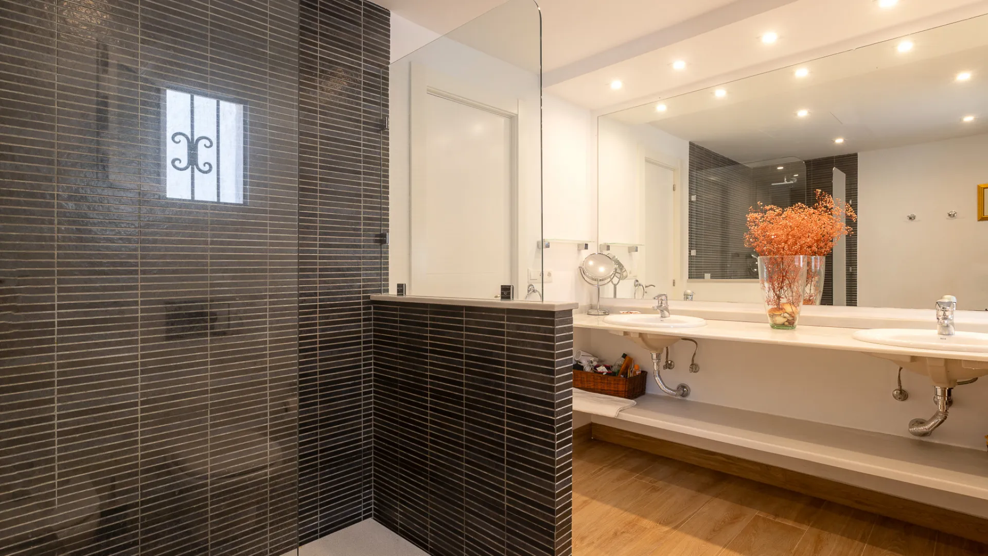 Ground floor apartment with 2 bedrooms for sale in Puente Romano II