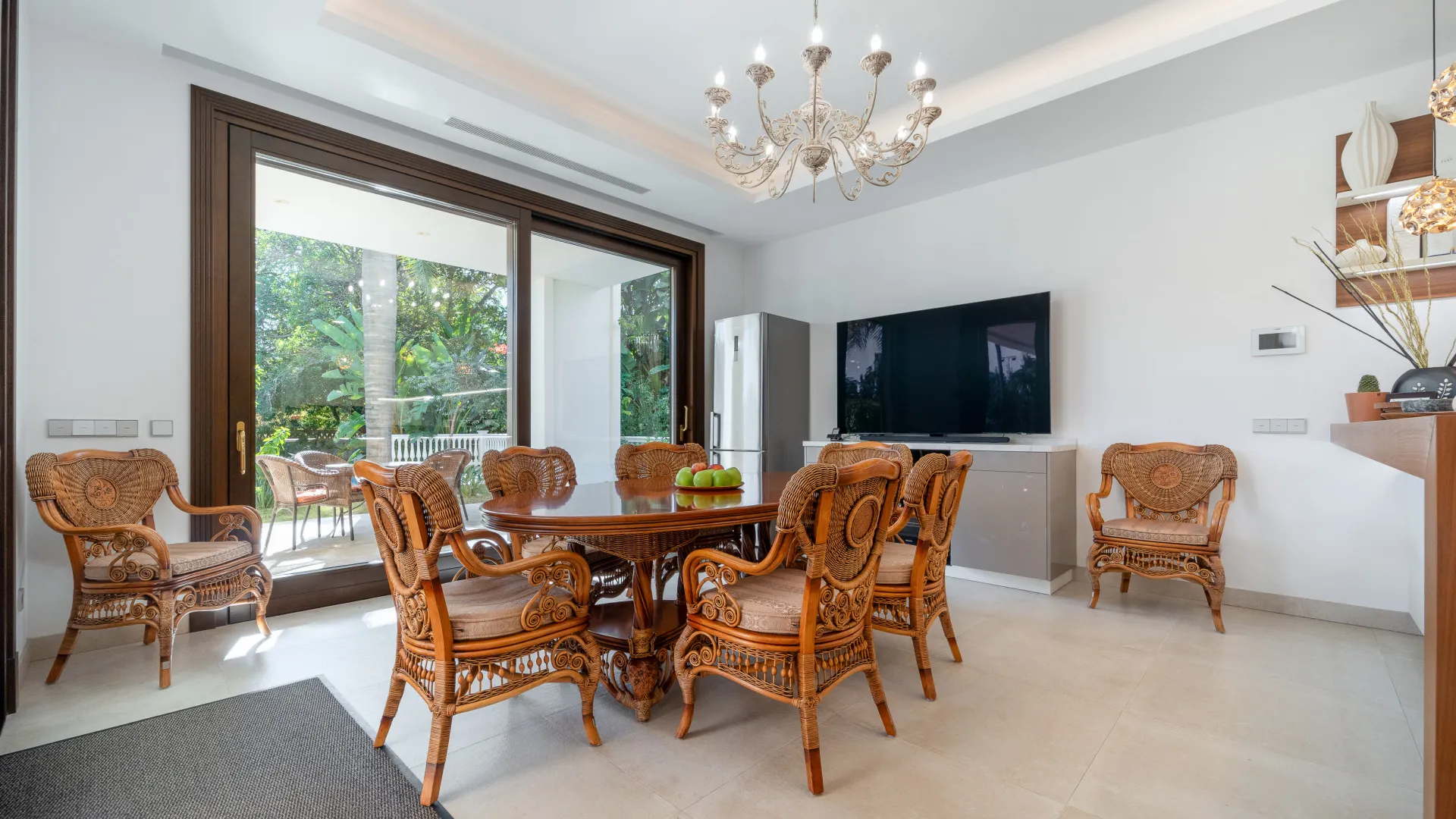 Villa with 7 bedrooms for sale in Casasola