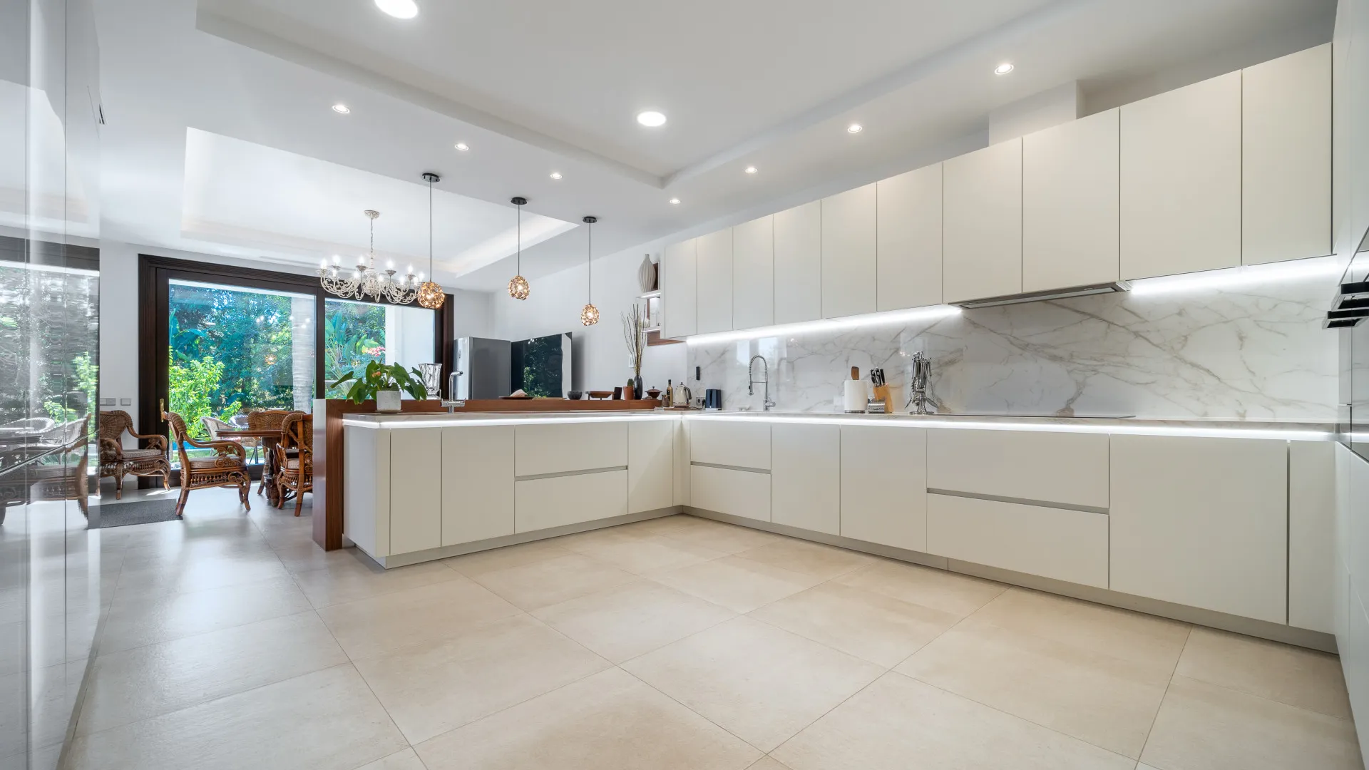 Villa with 7 bedrooms for sale in Casasola