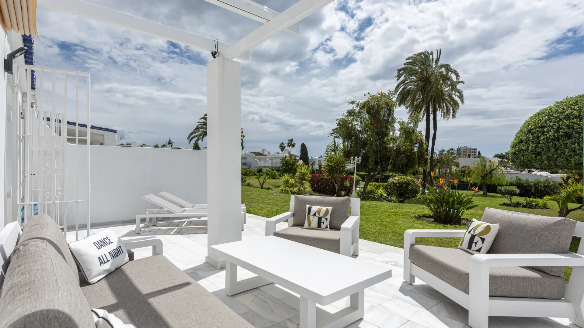Se vende apartamento planta baja en La Rinconada con 2 dormitorios
