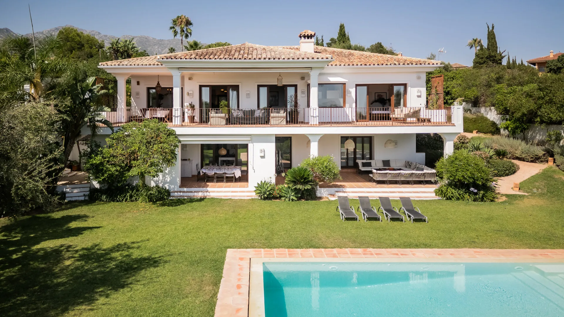 For sale villa with 5 bedrooms in Marbella Golden Mile