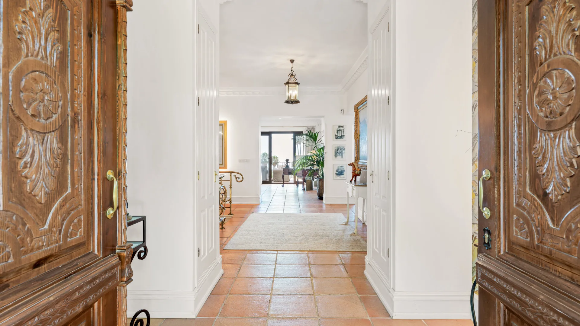 For sale villa with 5 bedrooms in Marbella Golden Mile