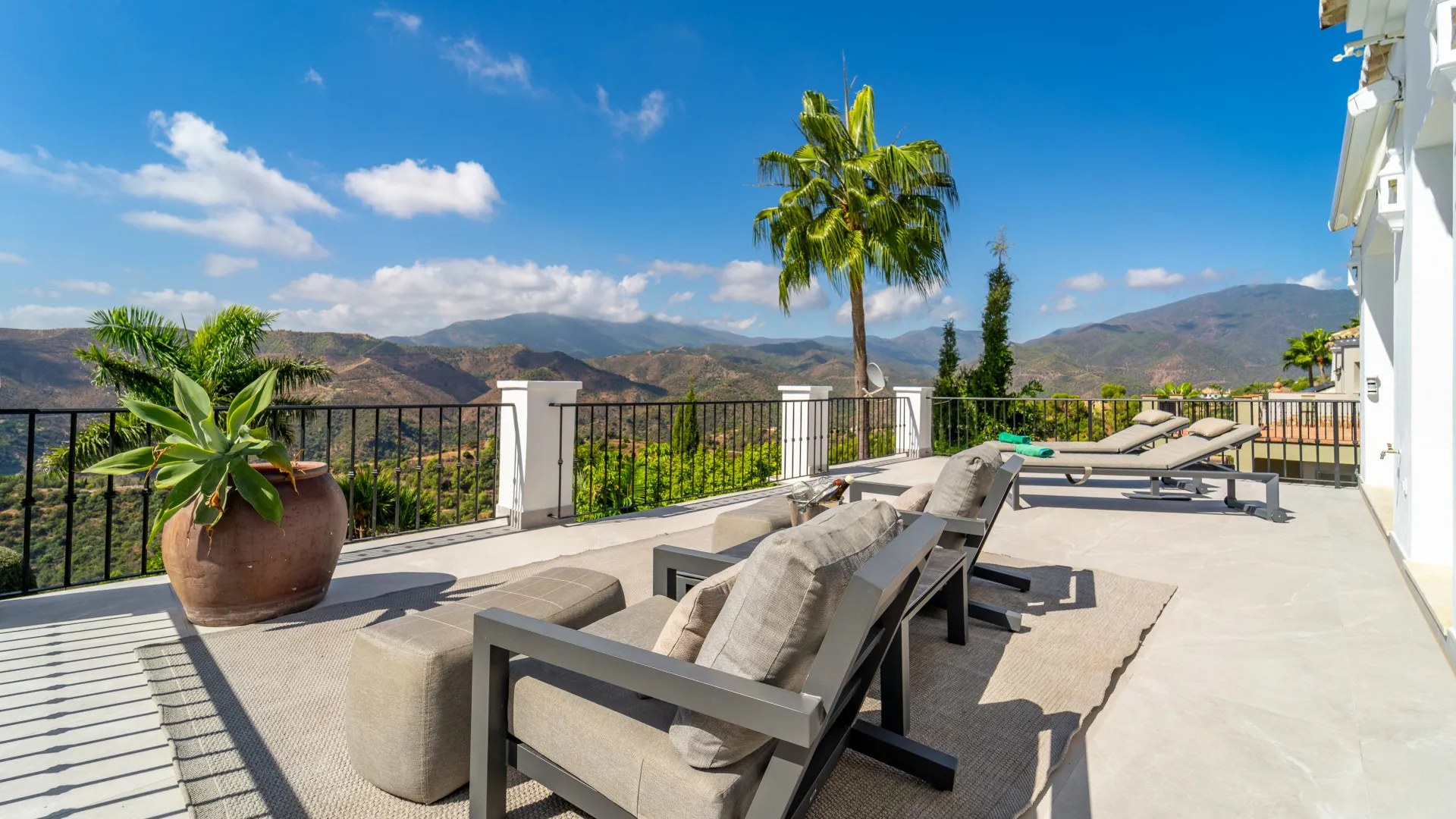 For sale villa in Sierra Blanca Country Club