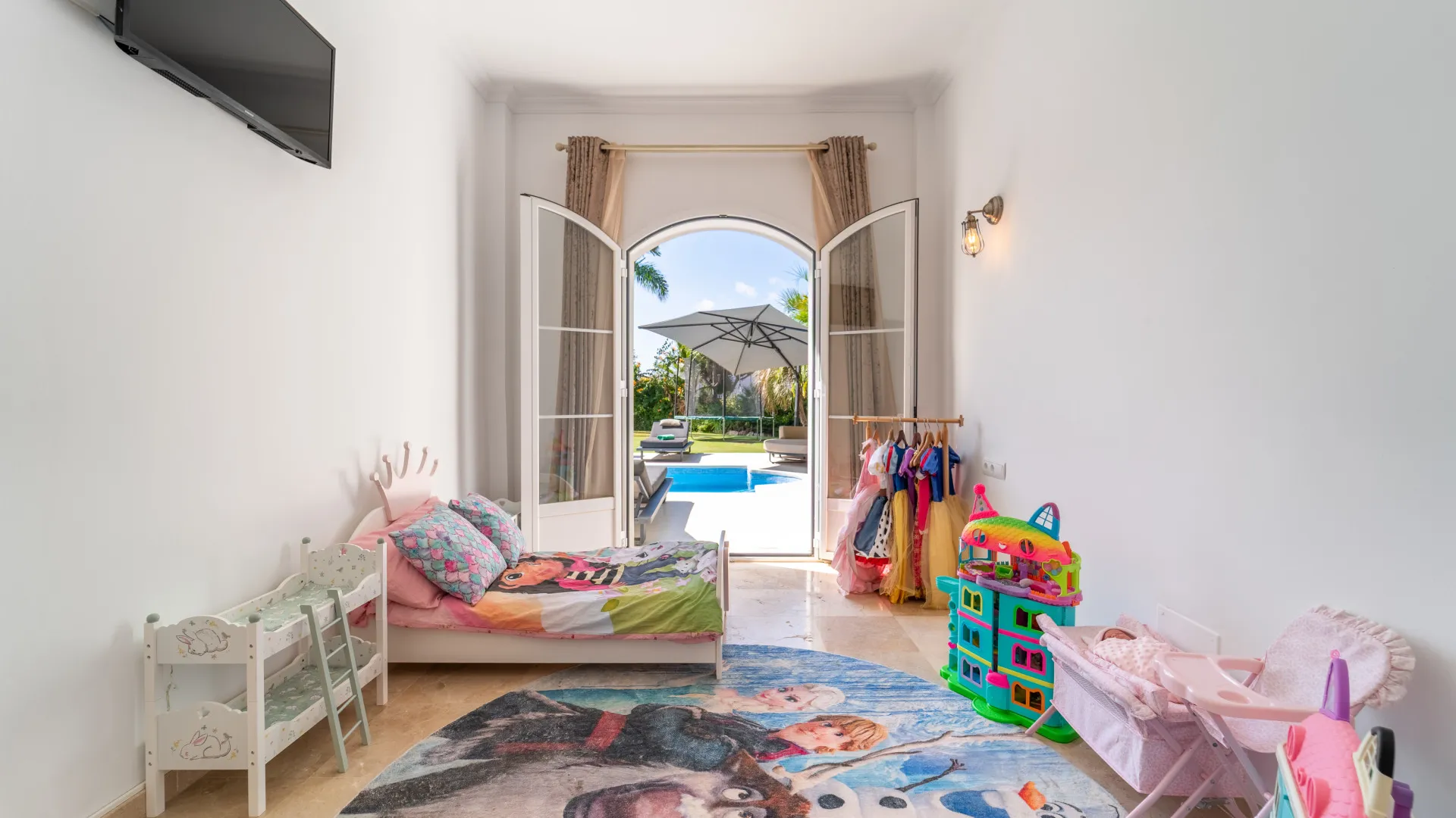 For sale villa in Sierra Blanca Country Club