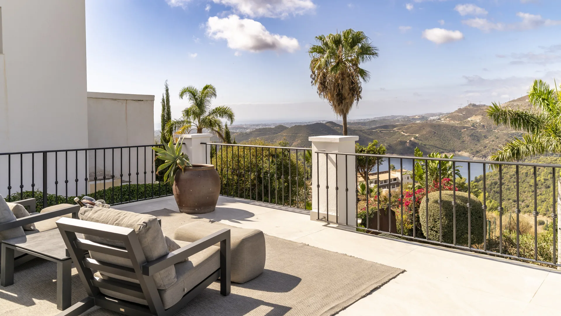 For sale villa in Sierra Blanca Country Club