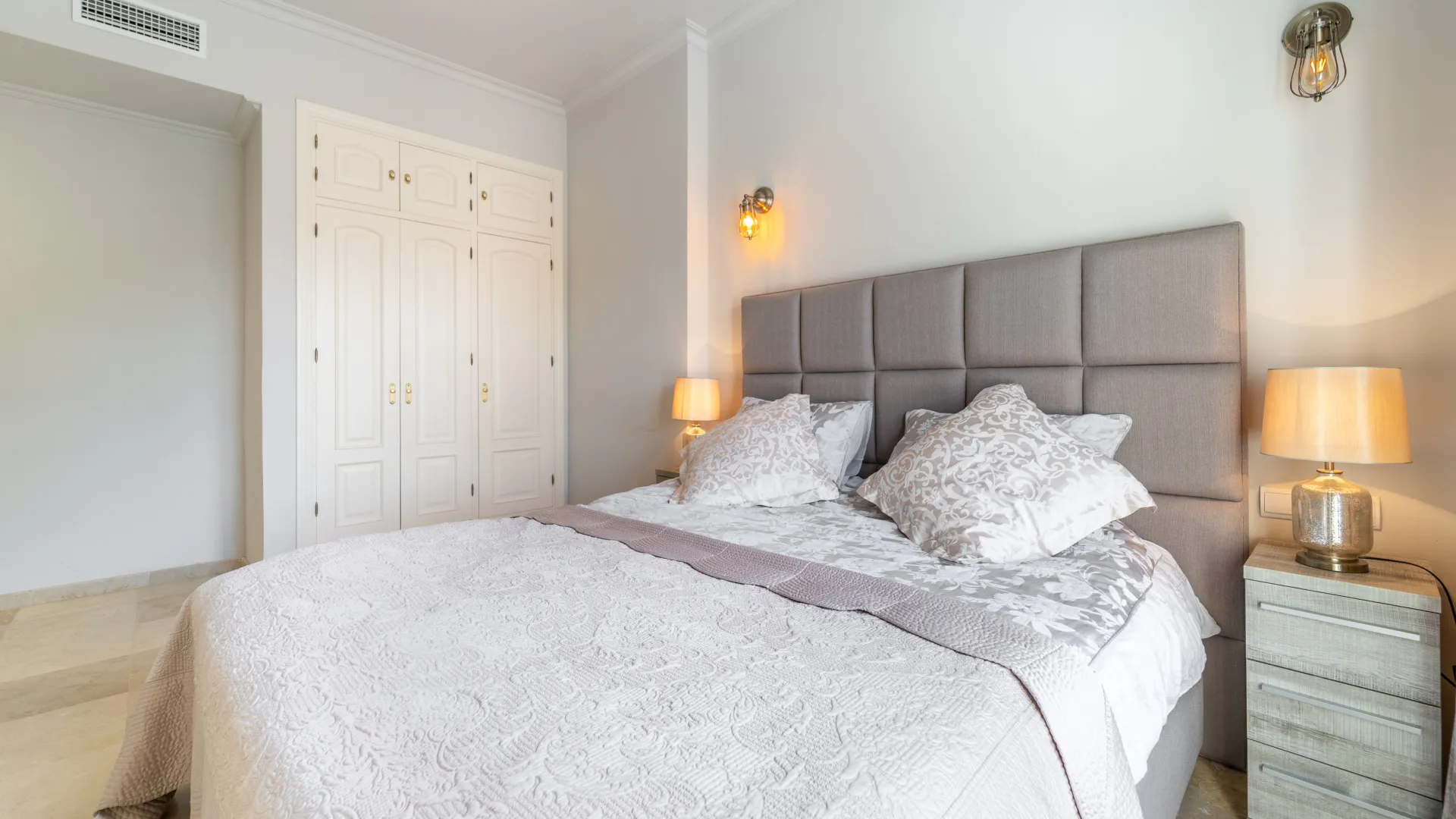 For sale villa in Sierra Blanca Country Club