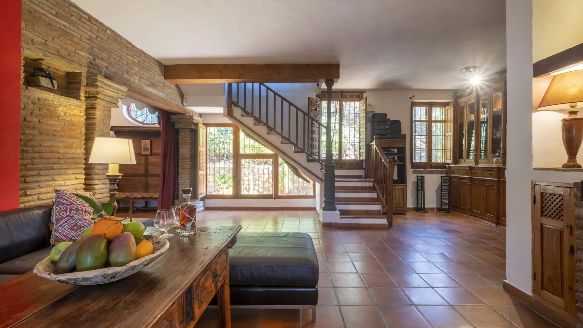 For sale villa in Sayalonga with 6 bedrooms