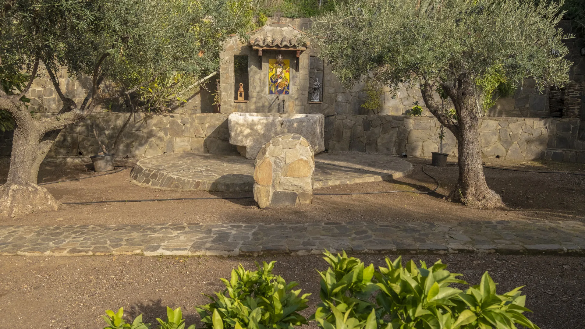 For sale villa in Sayalonga with 6 bedrooms