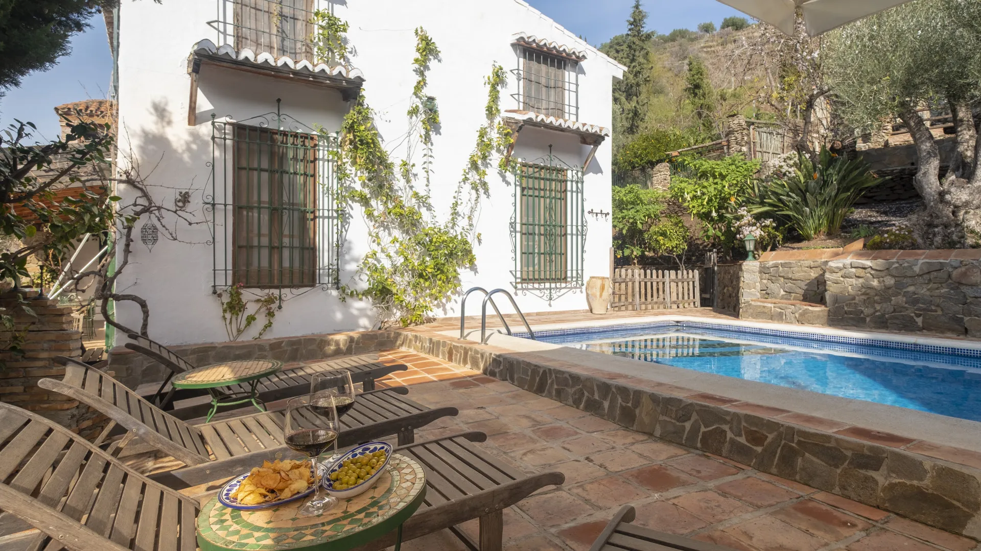 For sale villa in Sayalonga with 6 bedrooms