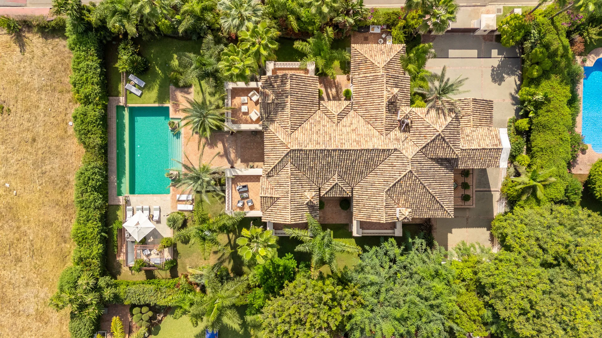 Villa with 8 bedrooms for sale in Guadalmina Baja