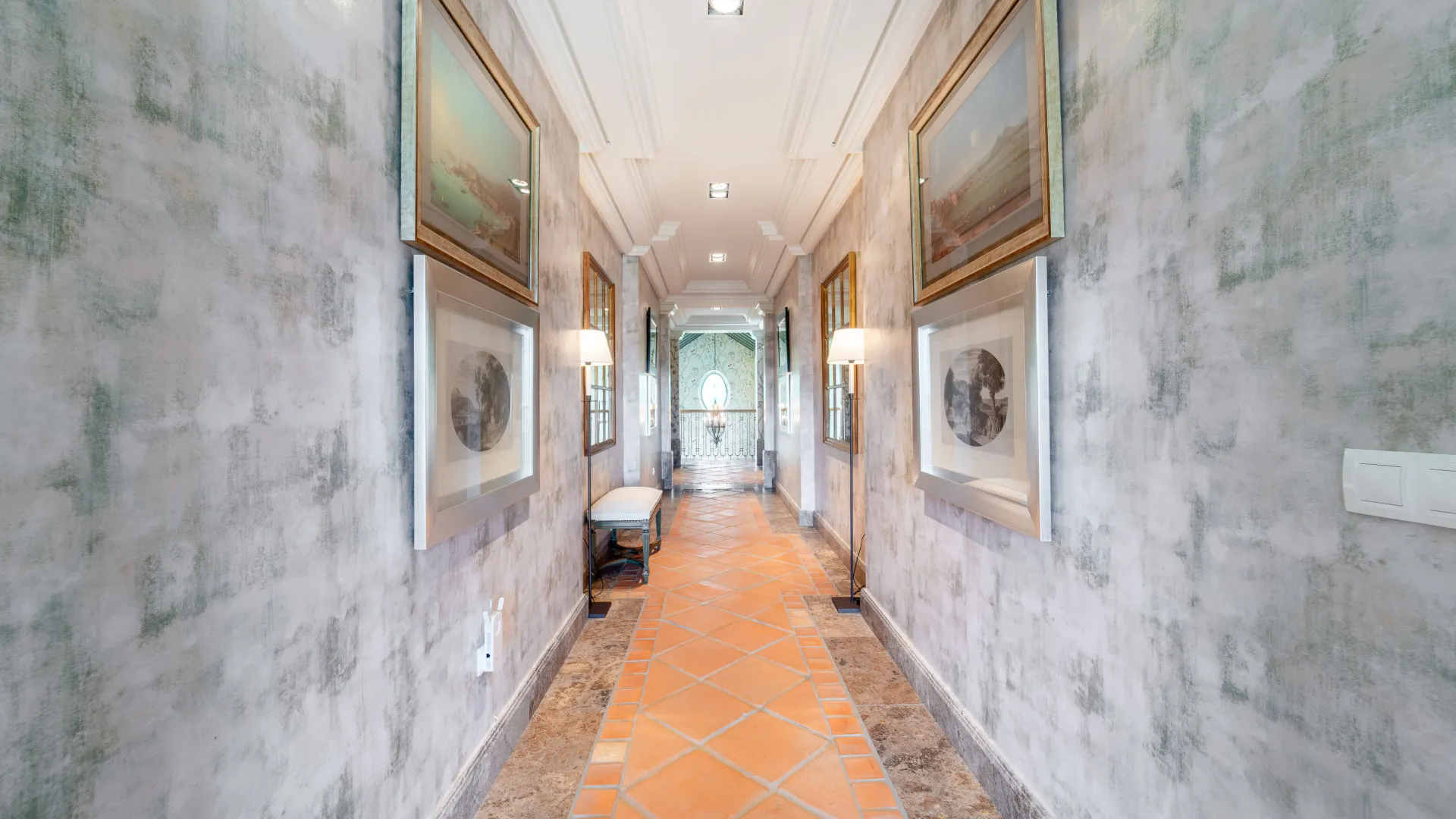 Villa with 8 bedrooms for sale in Guadalmina Baja