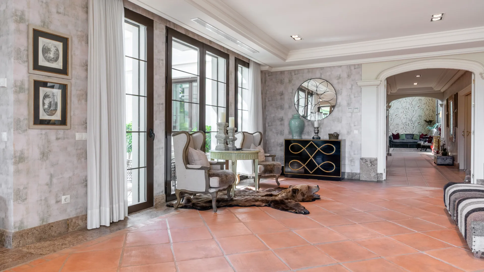 Villa with 8 bedrooms for sale in Guadalmina Baja