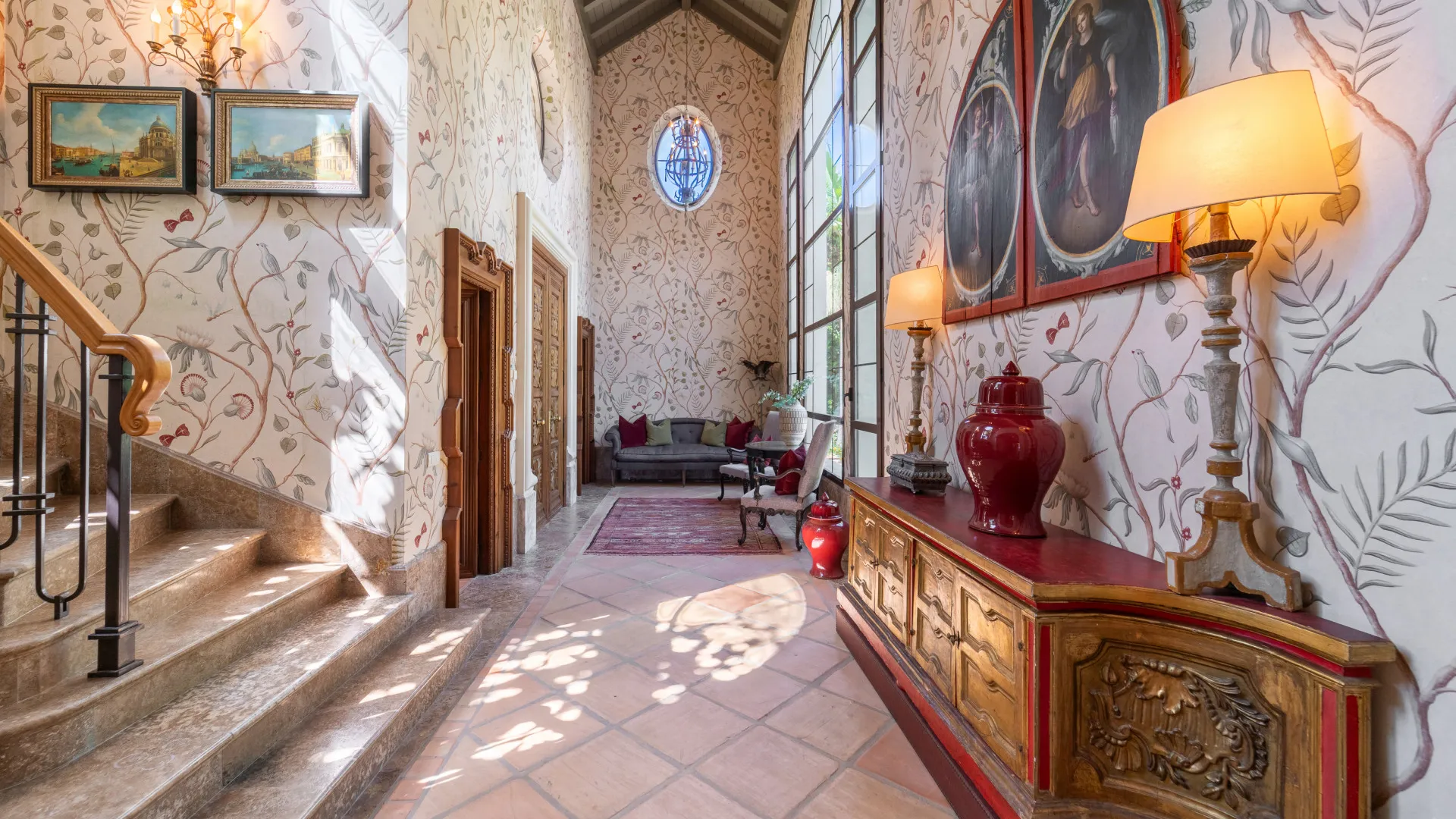 Villa with 8 bedrooms for sale in Guadalmina Baja