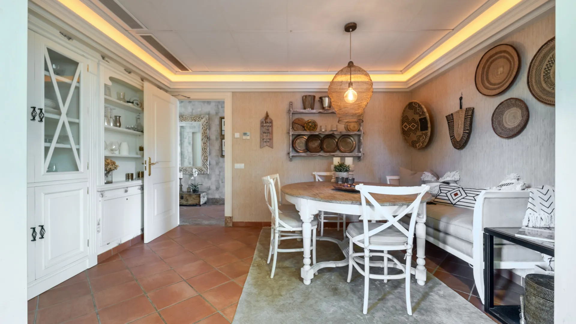 Villa with 8 bedrooms for sale in Guadalmina Baja