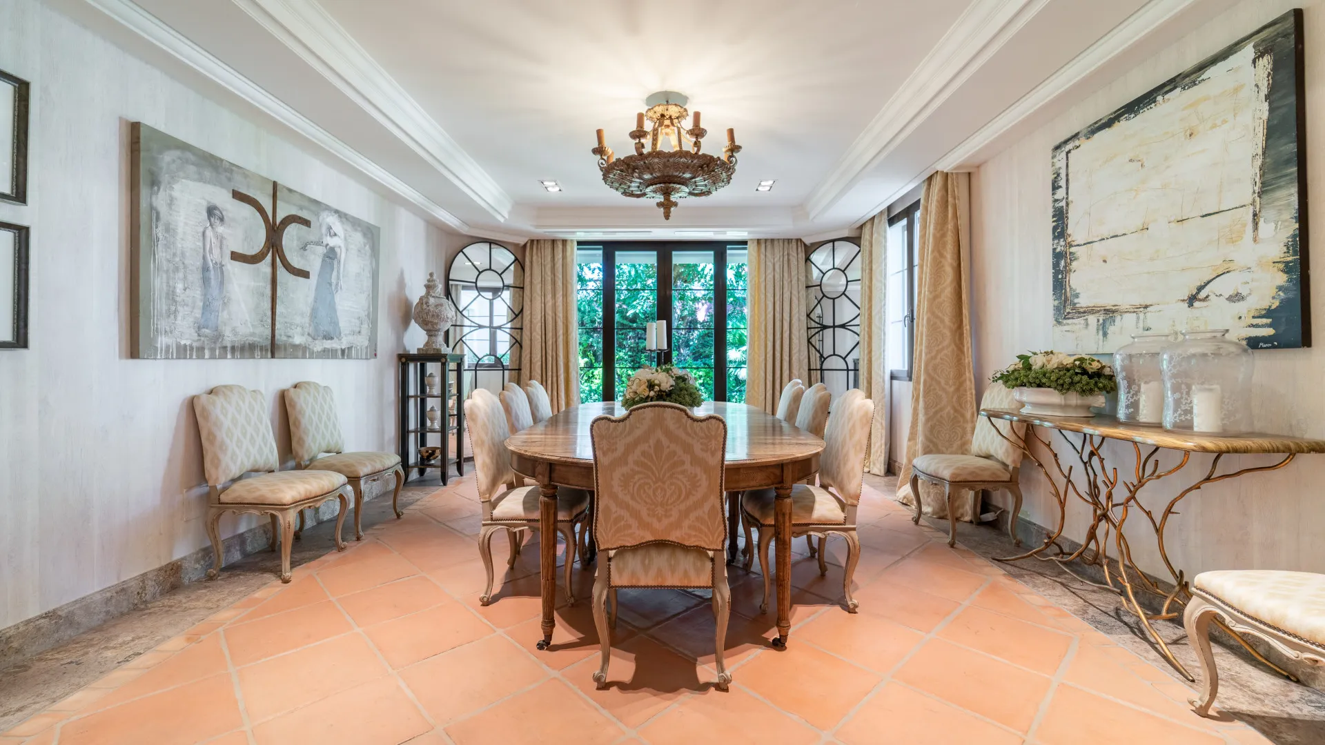 Villa with 8 bedrooms for sale in Guadalmina Baja