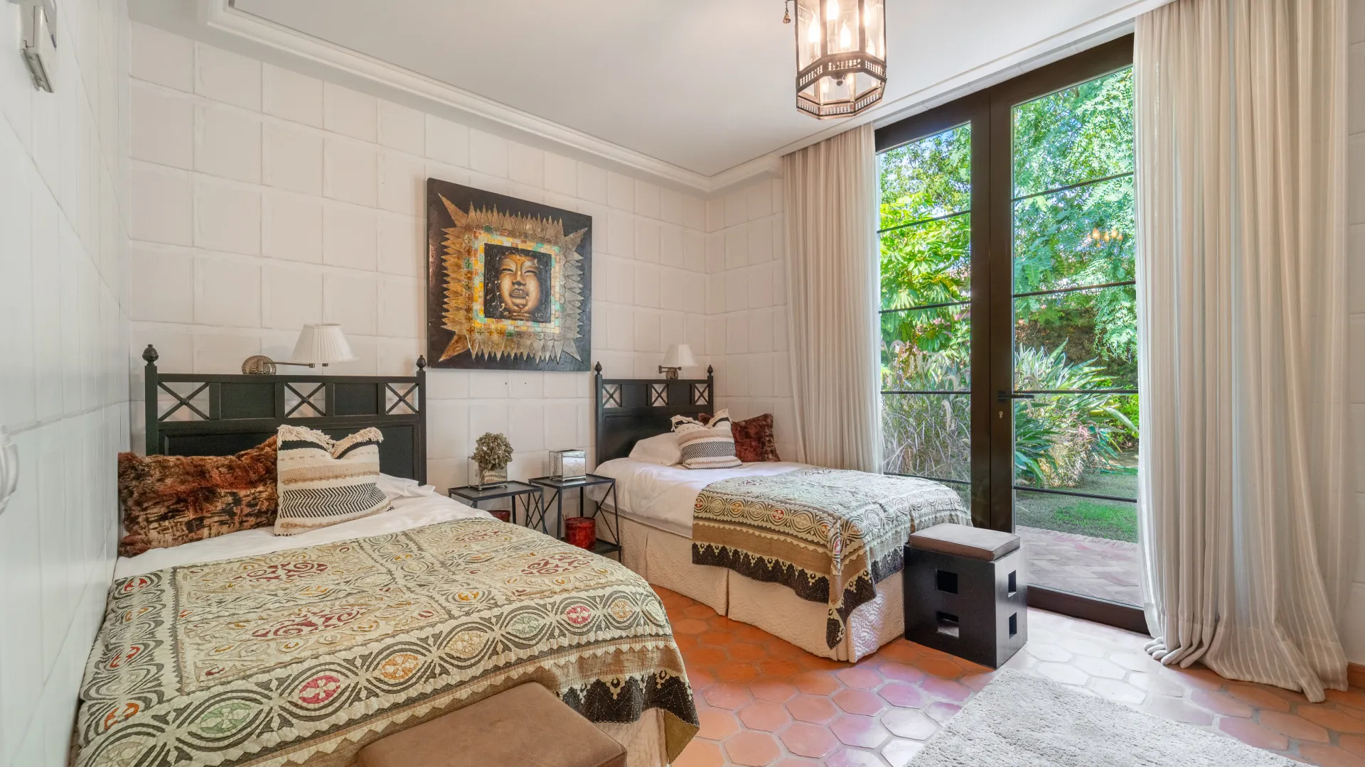 Villa with 8 bedrooms for sale in Guadalmina Baja