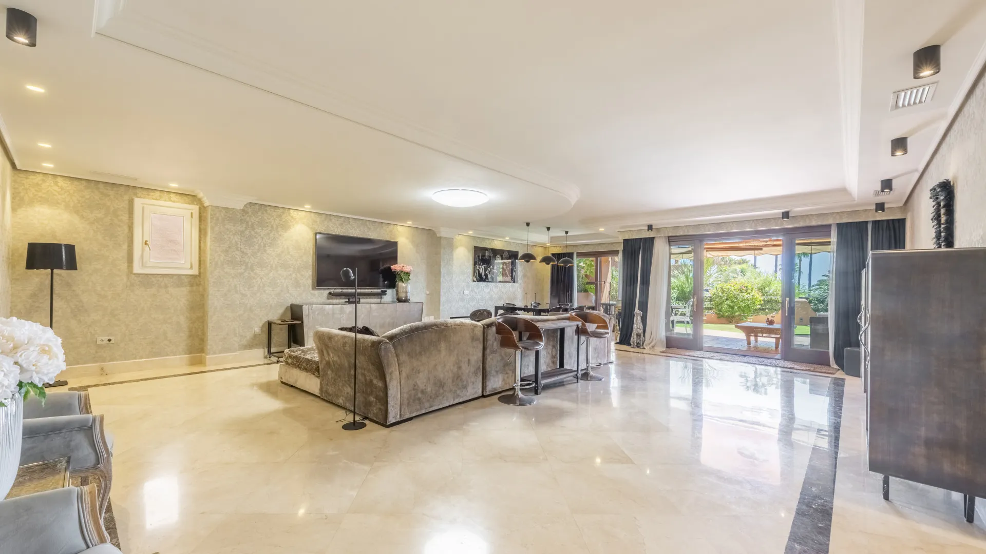 Mar Azul, apartamento planta baja con 4 dormitorios en venta