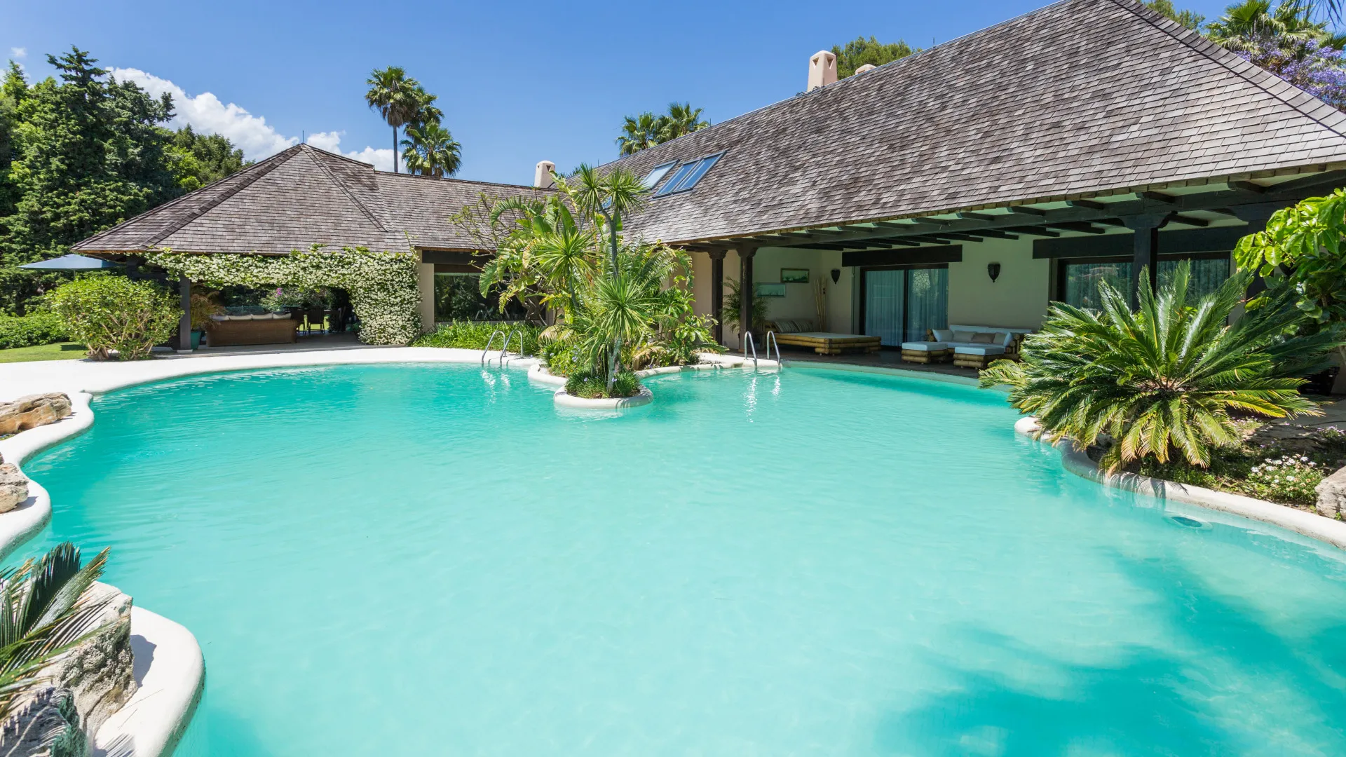 For sale villa with 6 bedrooms in Rio Real Golf