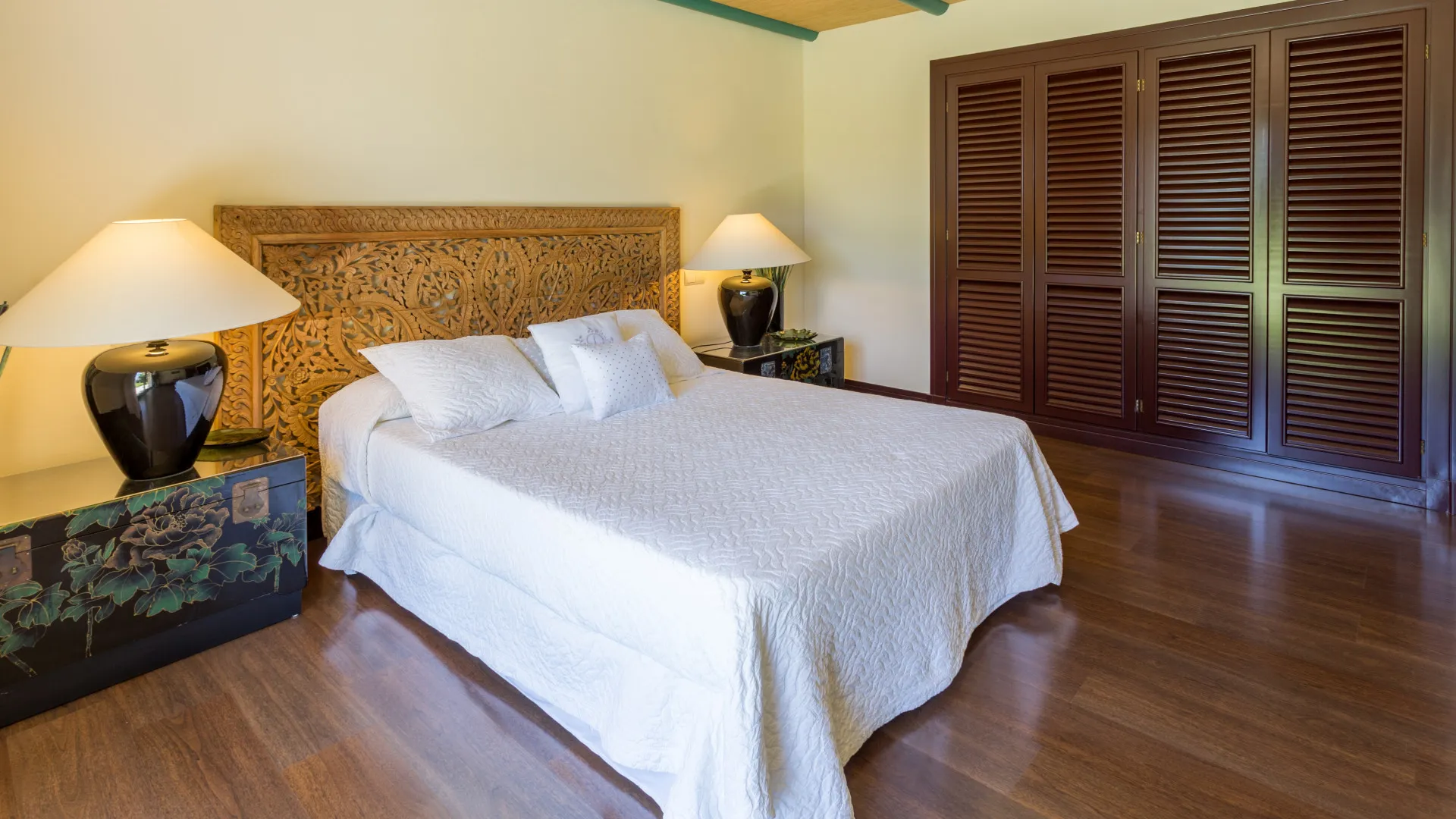 For sale villa with 6 bedrooms in Rio Real Golf