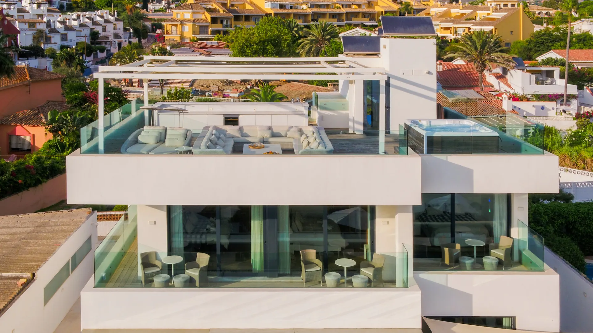 Costabella, villa con 6 dormitorios en venta