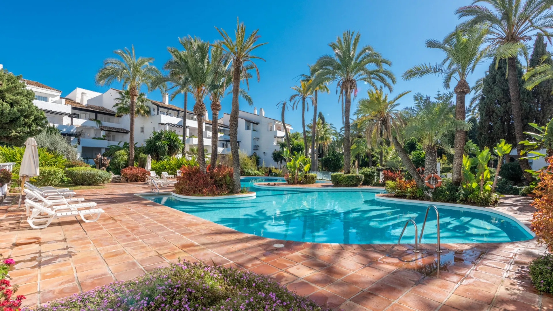 Ático en venta en Puente Romano II de 2 dormitorios