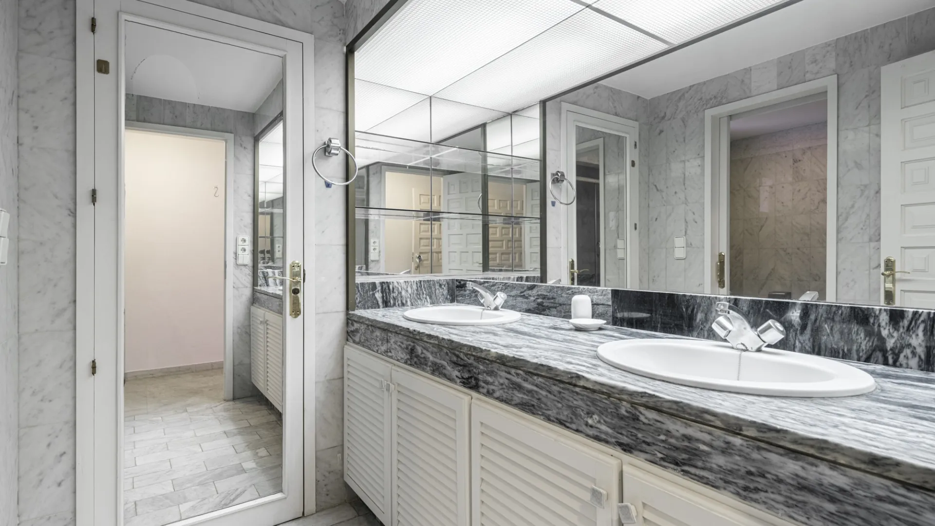 Ático en venta en Puente Romano II de 2 dormitorios