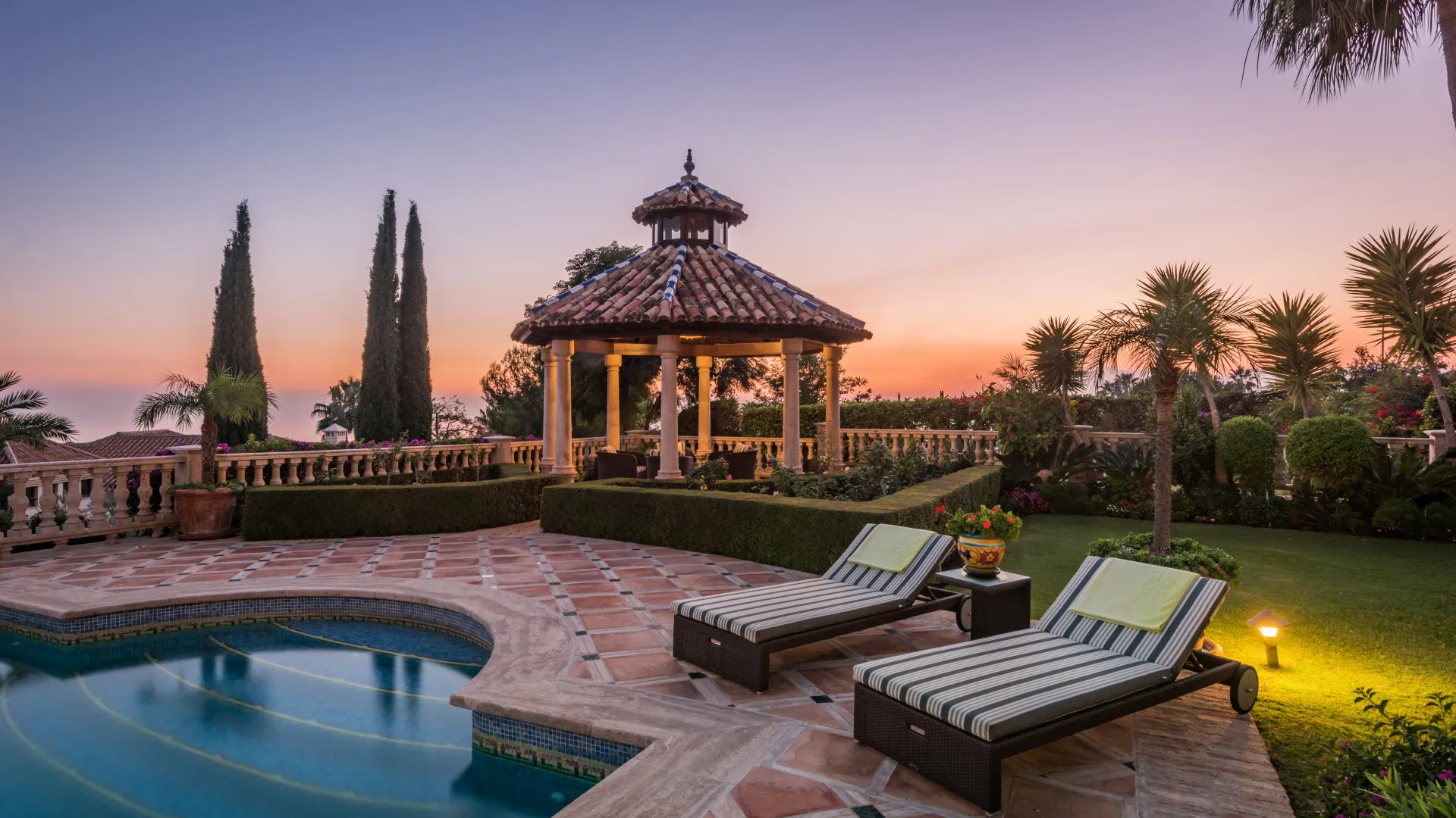 Villa con 6 dormitorios a la venta en Sierra Blanca