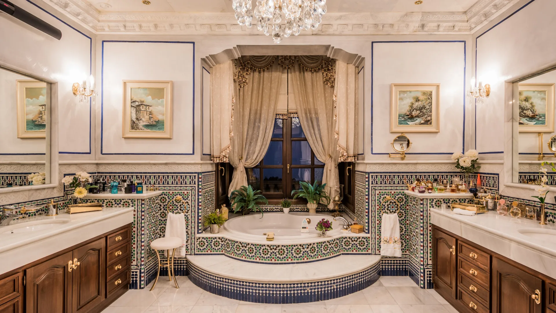 Villa con 6 dormitorios a la venta en Sierra Blanca