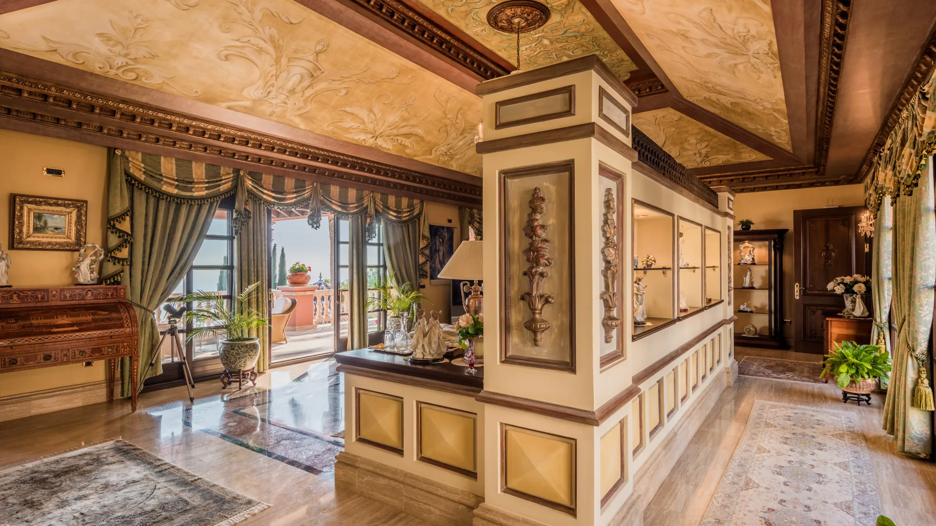 Villa con 6 dormitorios a la venta en Sierra Blanca