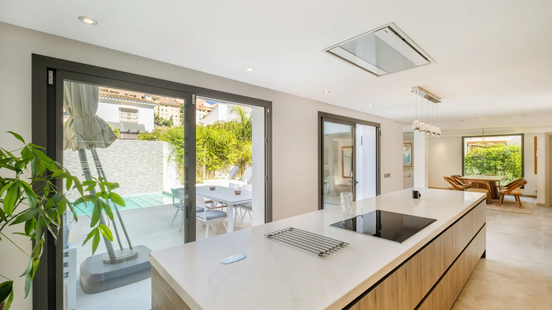 Se vende villa con 5 dormitorios en Marbella Golden Mile
