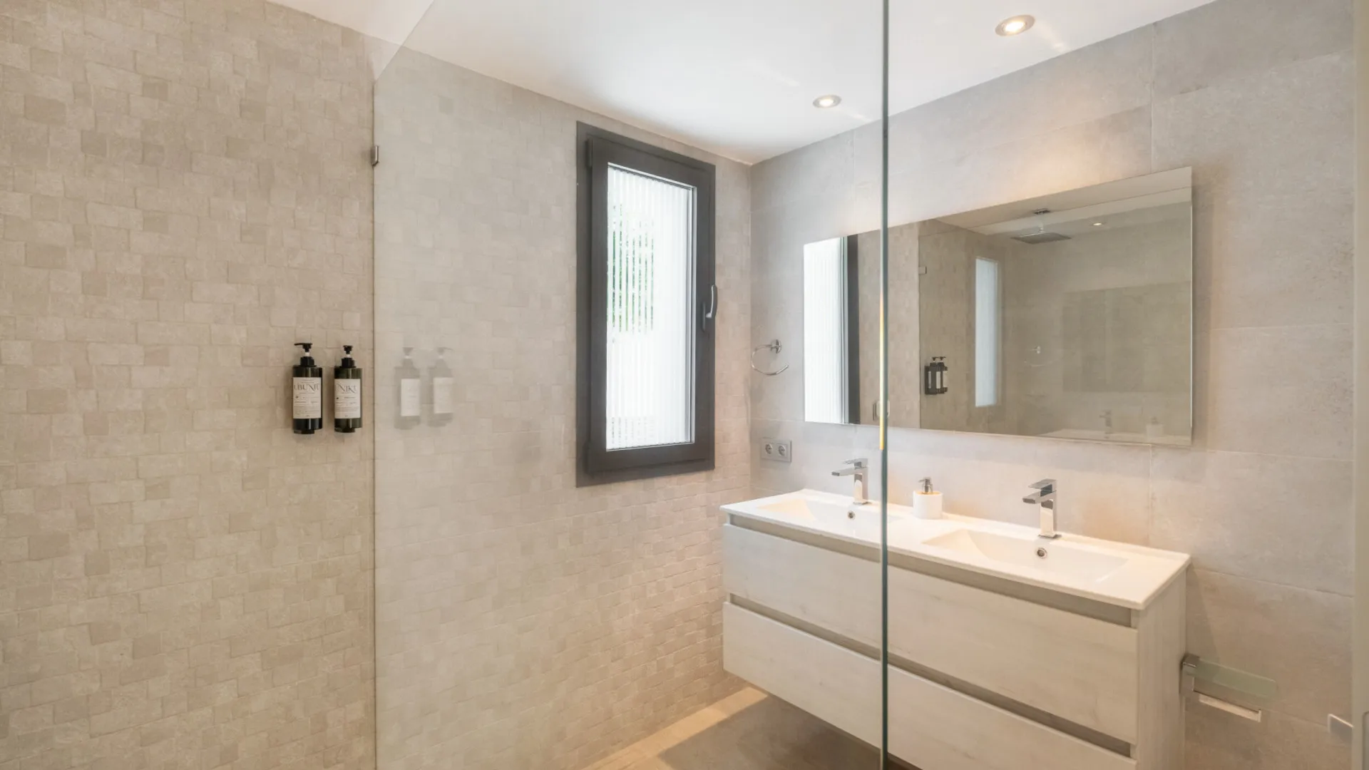 Se vende villa con 5 dormitorios en Marbella Golden Mile