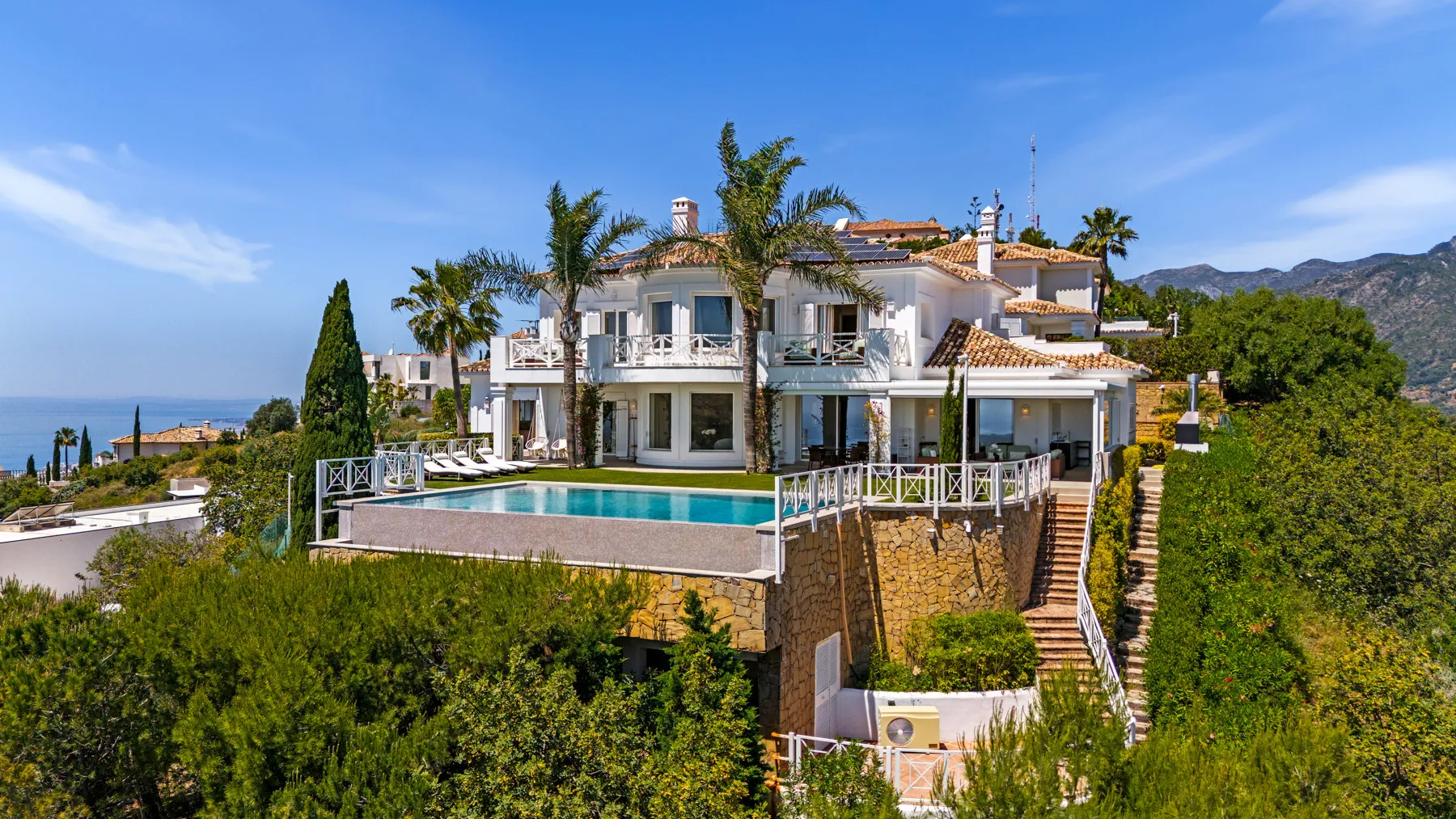 Los Altos de los Monteros, villa en venta