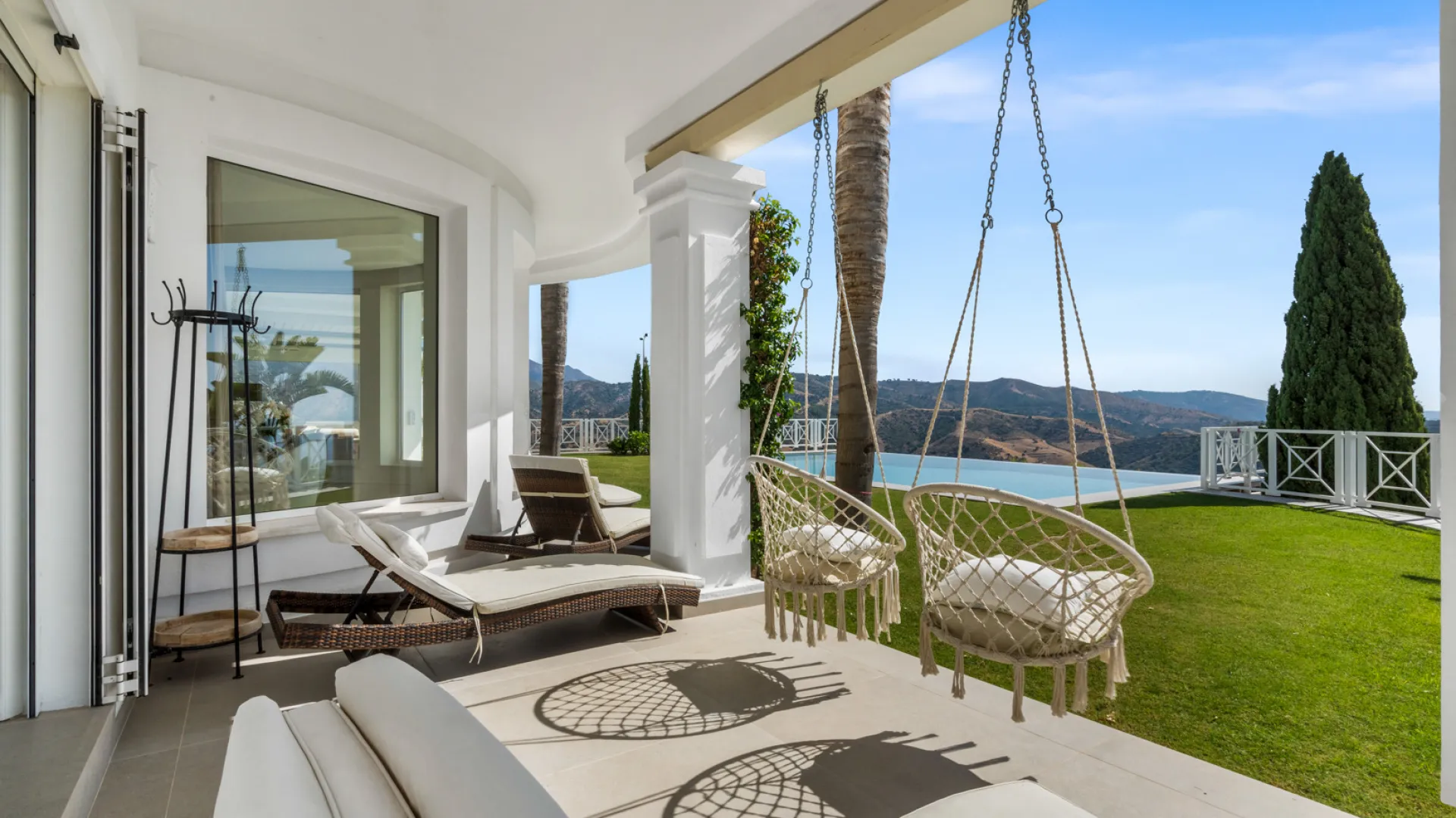 Los Altos de los Monteros, villa en venta