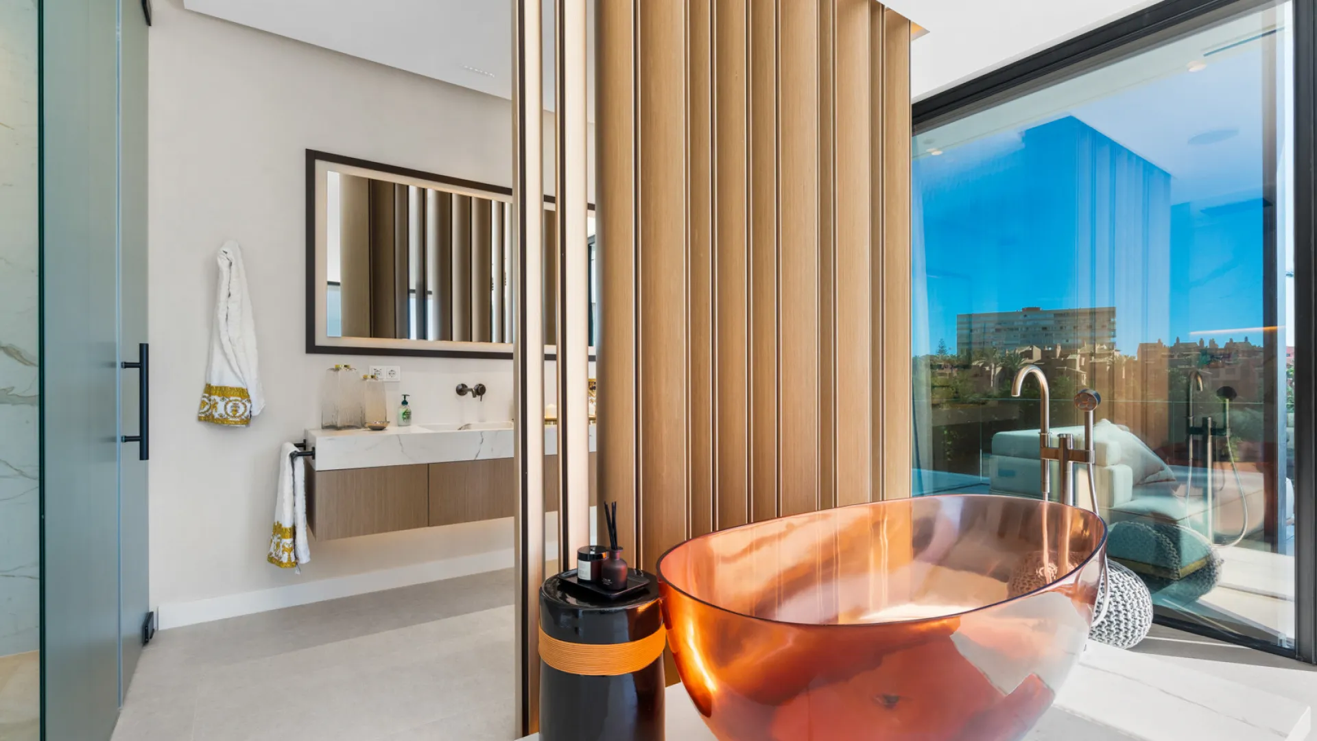 Villa a la venta de 6 dormitorios en Los Monteros Playa