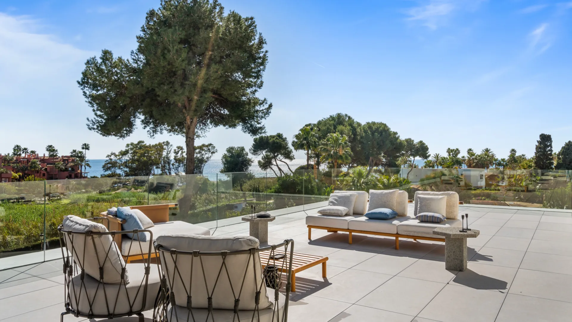 Villa a la venta de 6 dormitorios en Los Monteros Playa