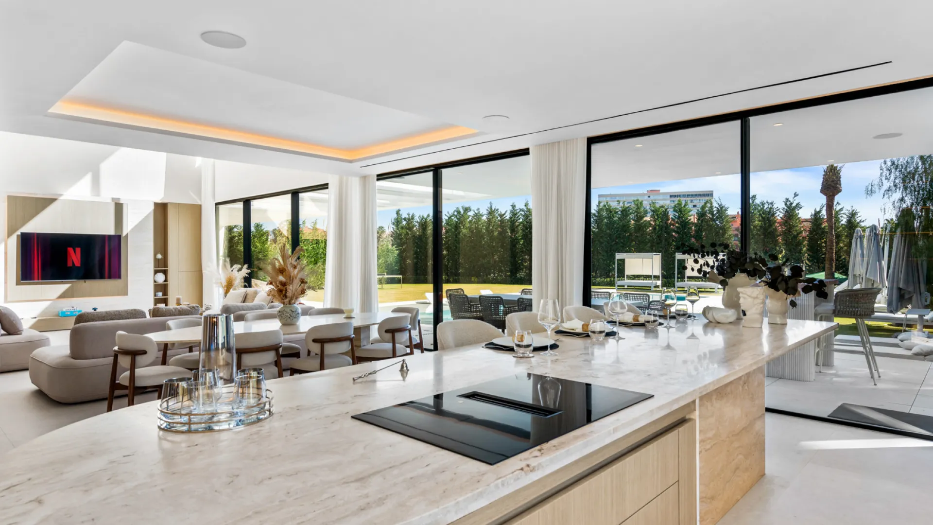 Villa a la venta de 6 dormitorios en Los Monteros Playa