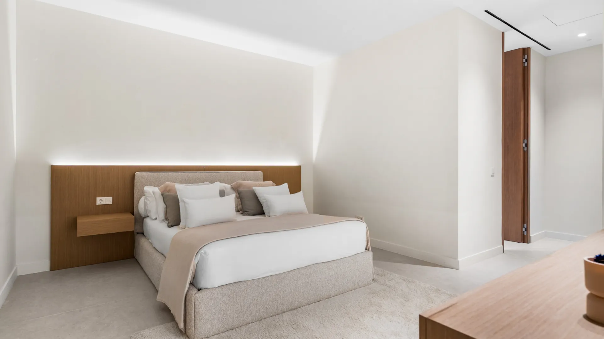 Villa a la venta de 6 dormitorios en Los Monteros Playa