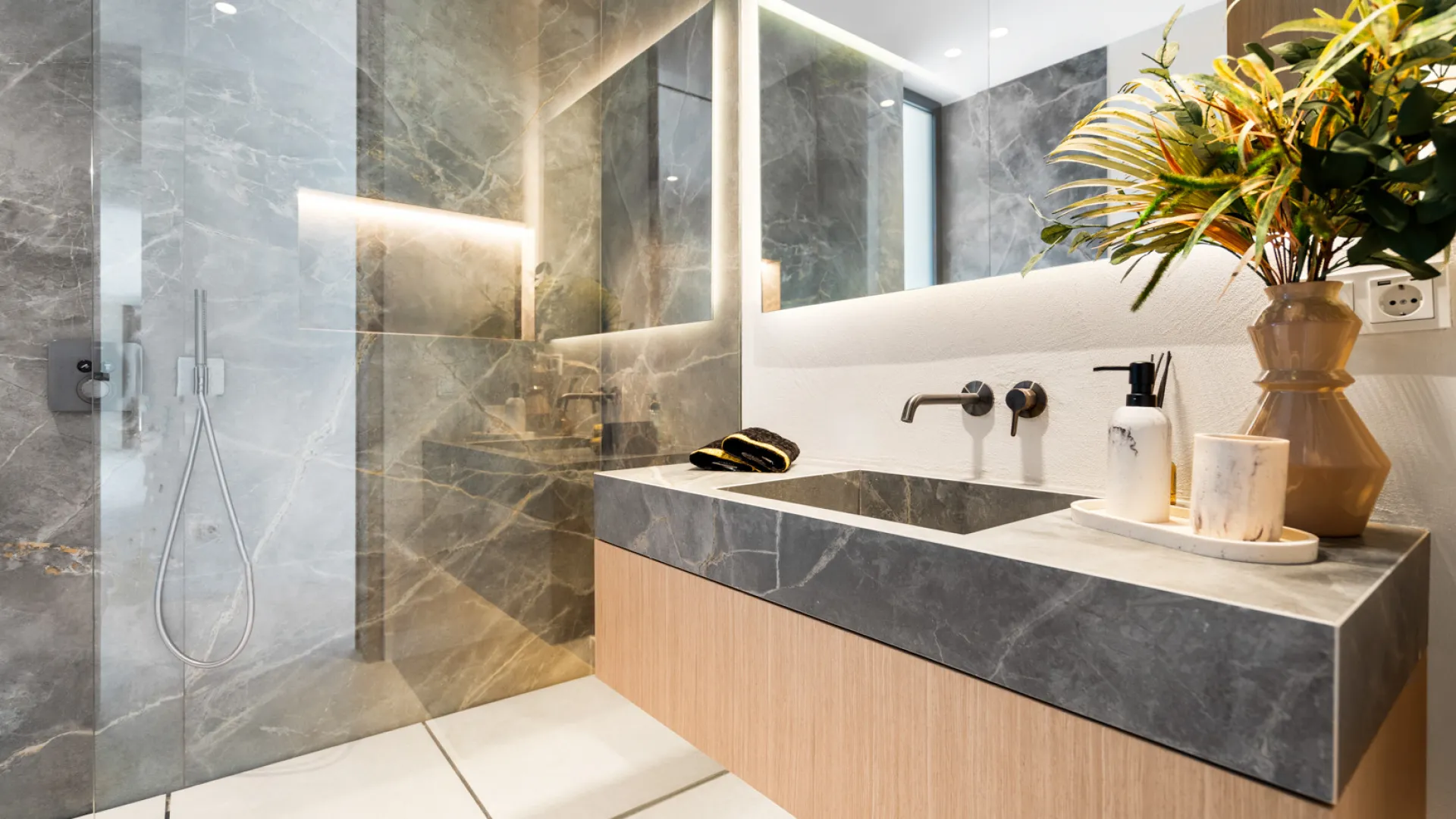 Villa a la venta de 6 dormitorios en Los Monteros Playa