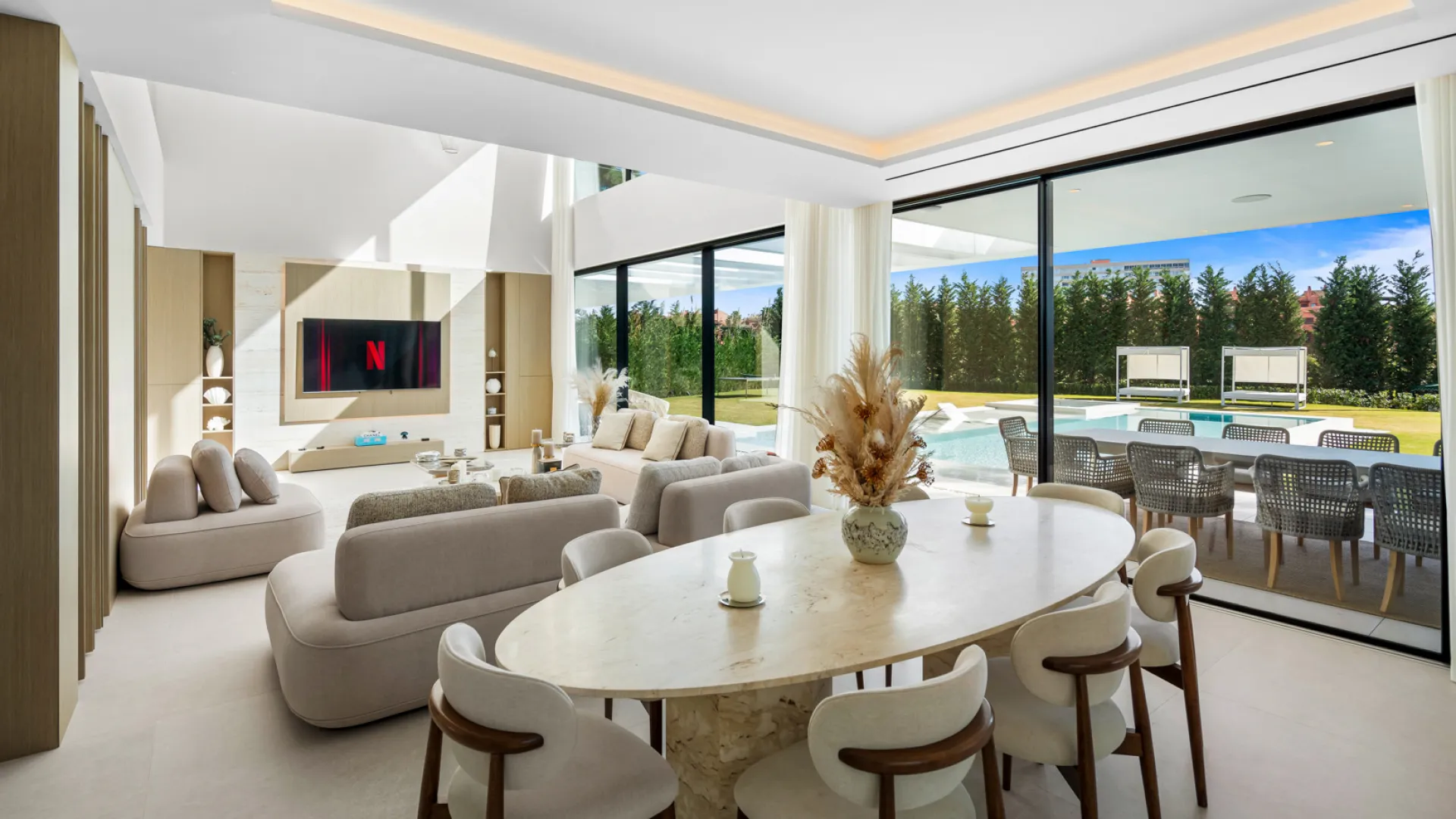 Villa a la venta de 6 dormitorios en Los Monteros Playa