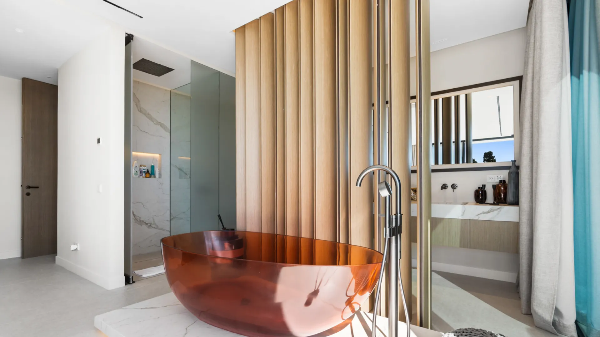 Villa a la venta de 6 dormitorios en Los Monteros Playa