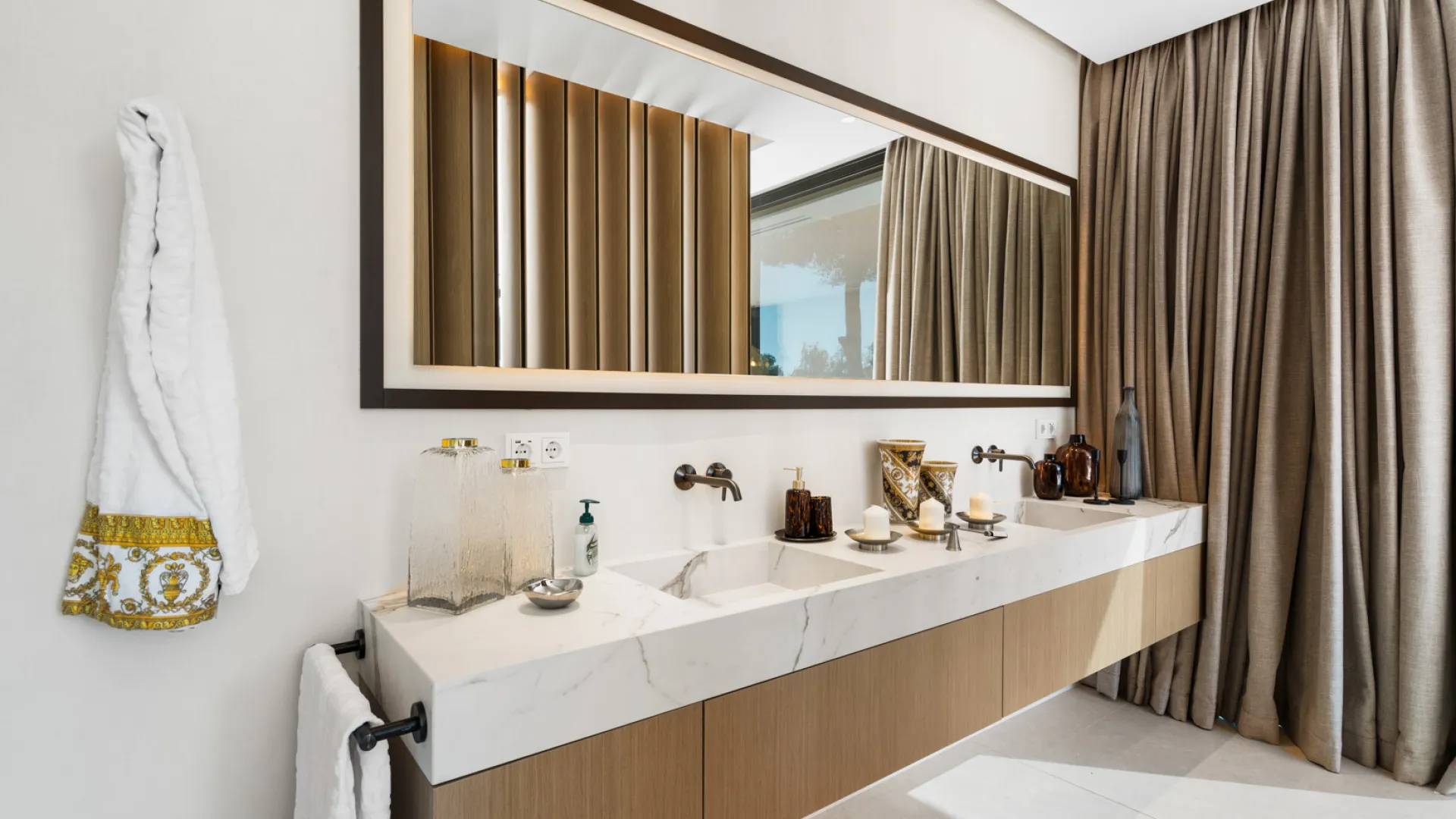 Villa a la venta de 6 dormitorios en Los Monteros Playa