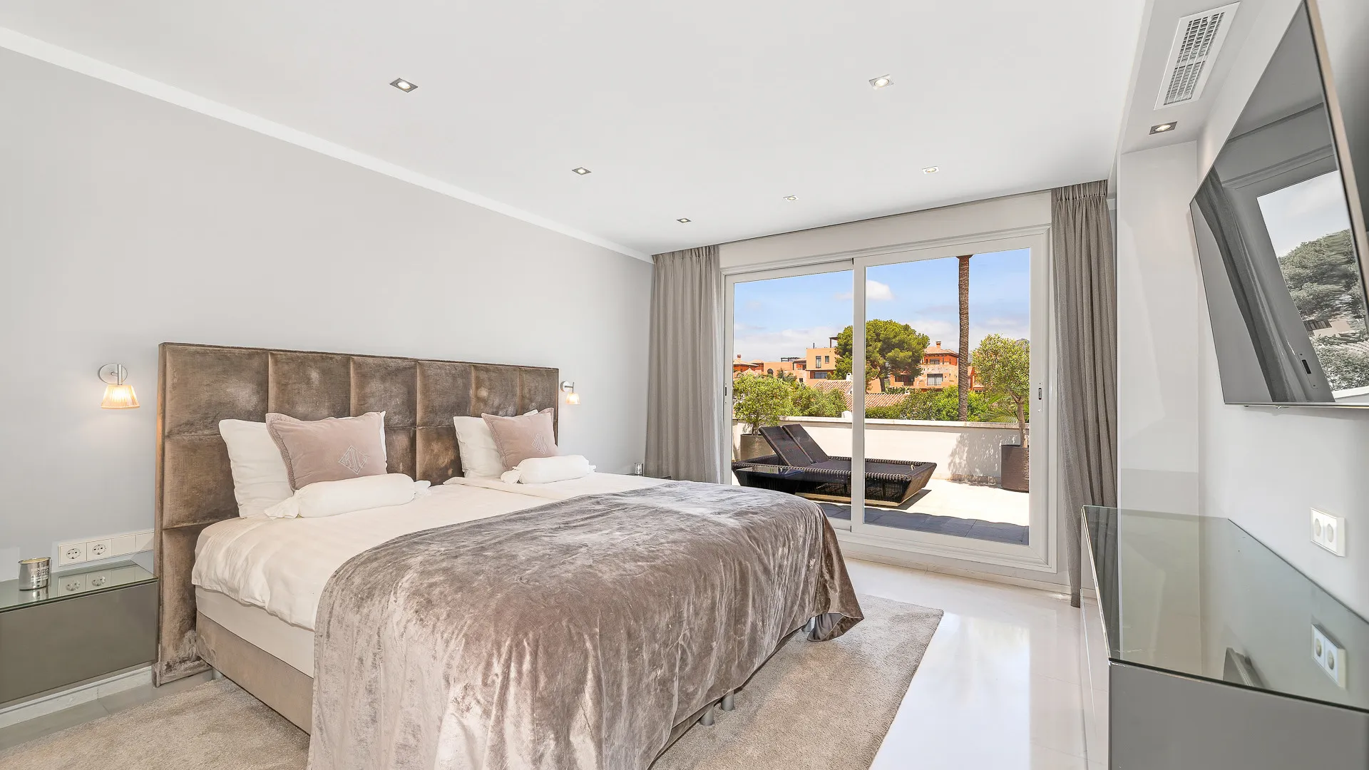 Villa en venta de 7 dormitorios en Benamara