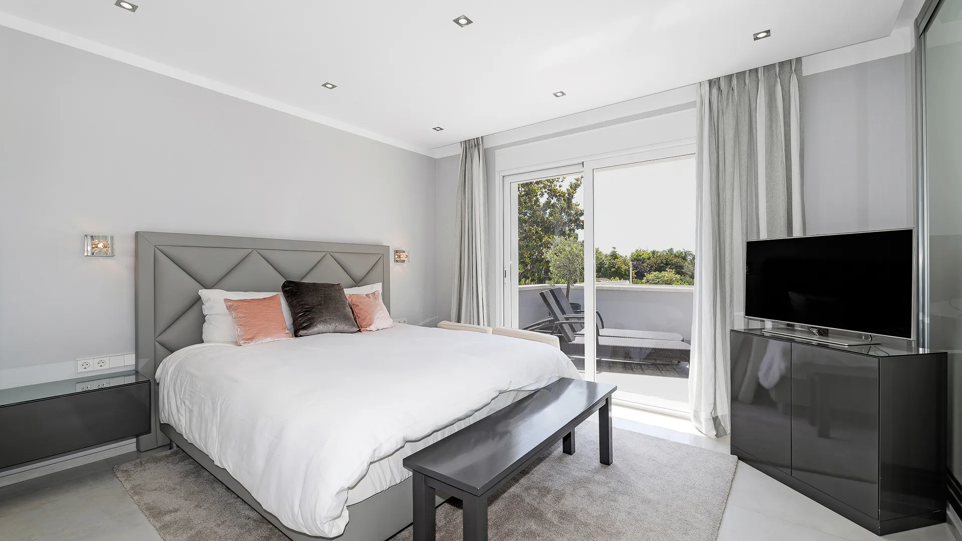 Villa en venta de 7 dormitorios en Benamara