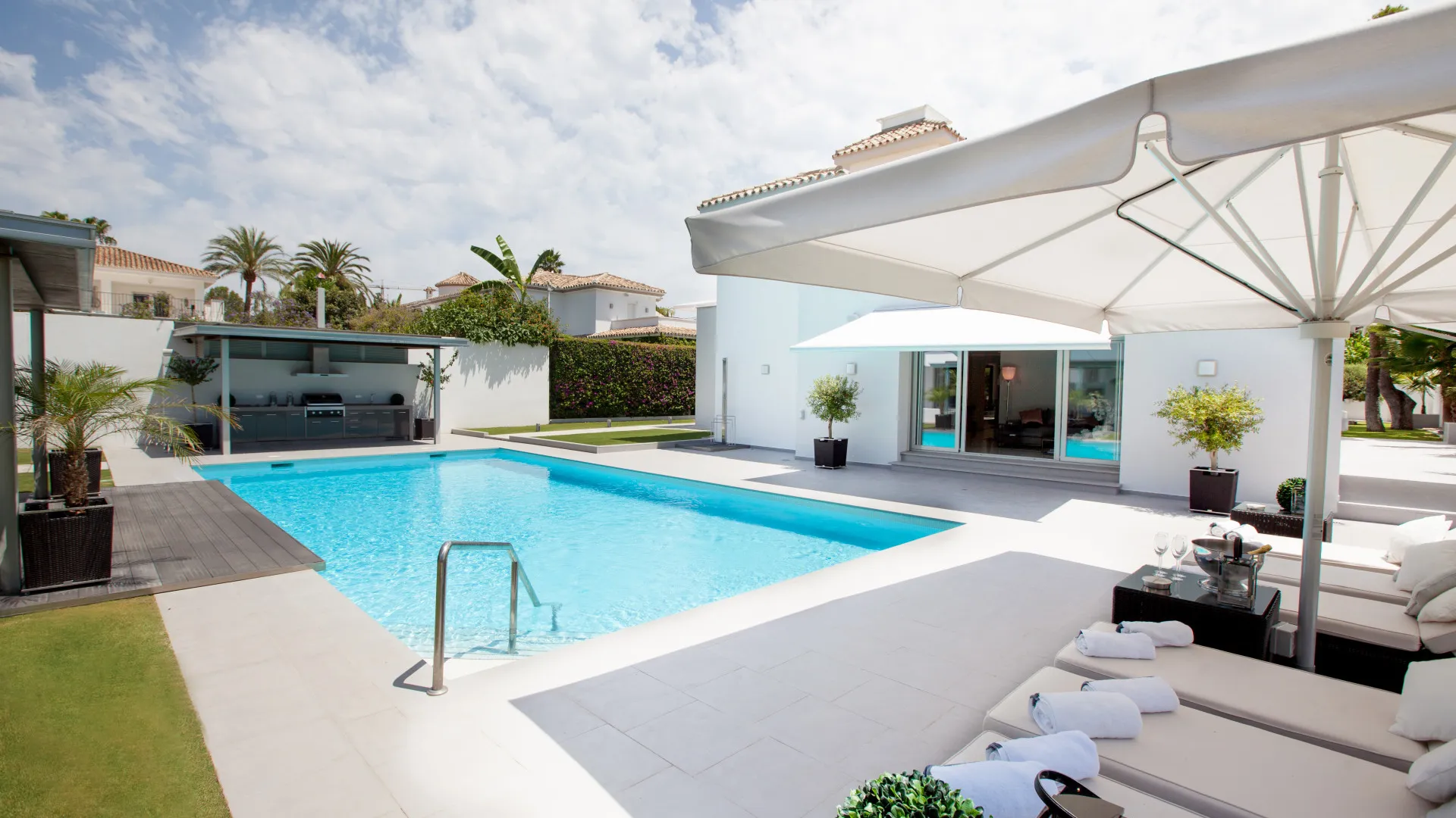 Villa en venta de 7 dormitorios en Benamara