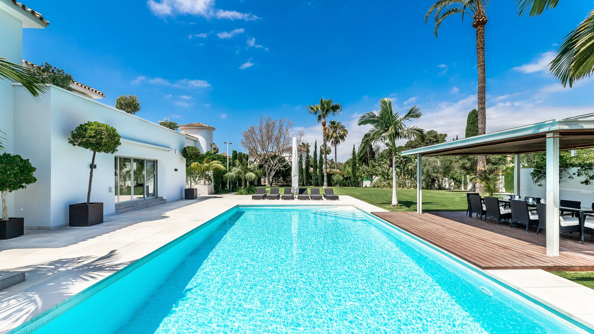 Villa en venta de 7 dormitorios en Benamara