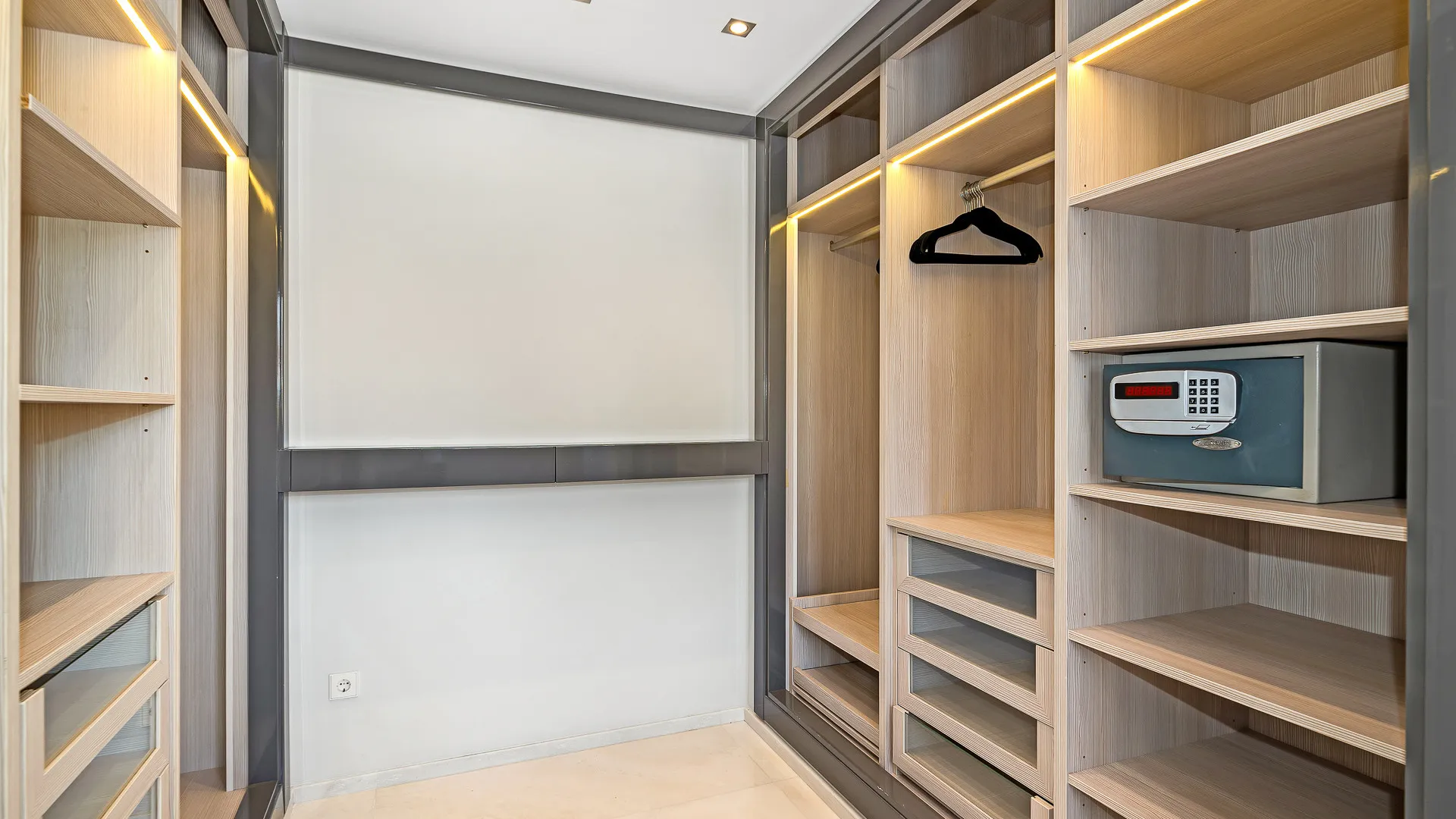 Villa en venta de 7 dormitorios en Benamara